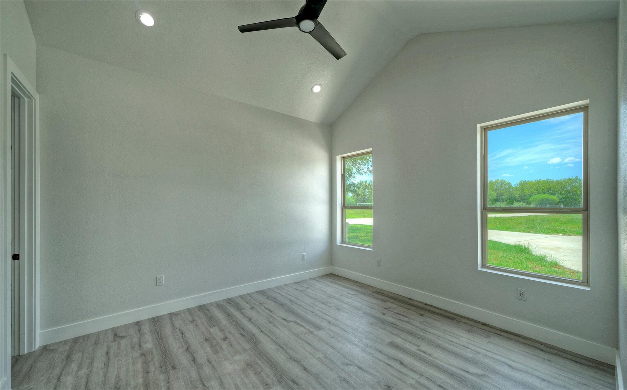 000 Patterson Ave, Flatonia, TX 78941