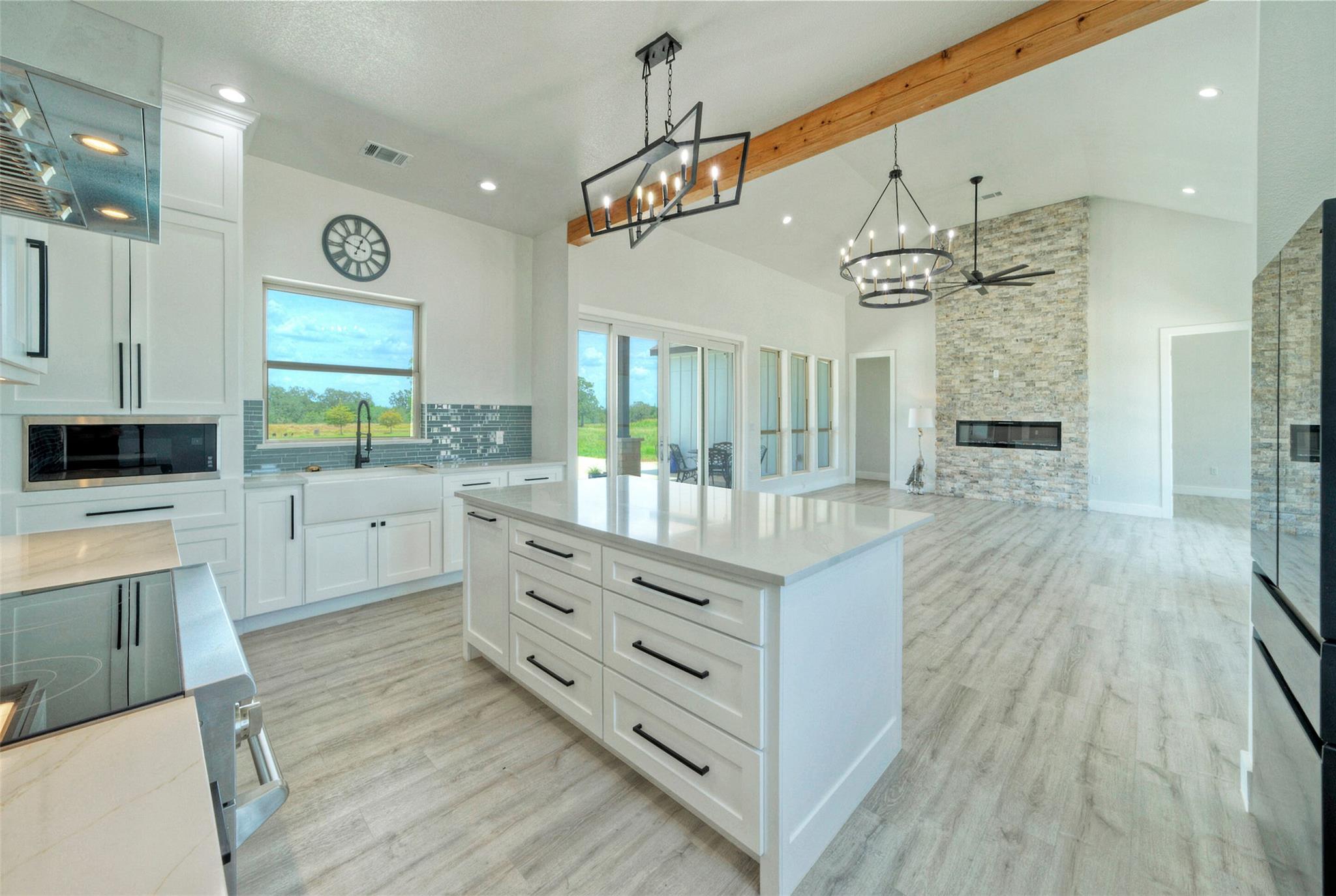 000 Patterson Ave, Flatonia, TX 78941