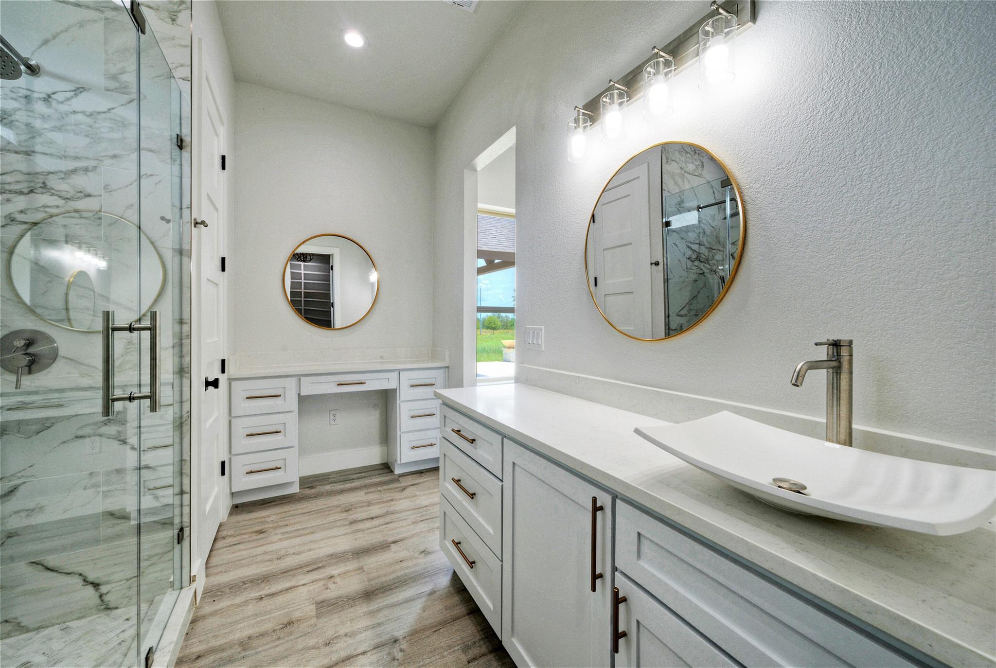 000 Patterson Ave, Flatonia, TX 78941