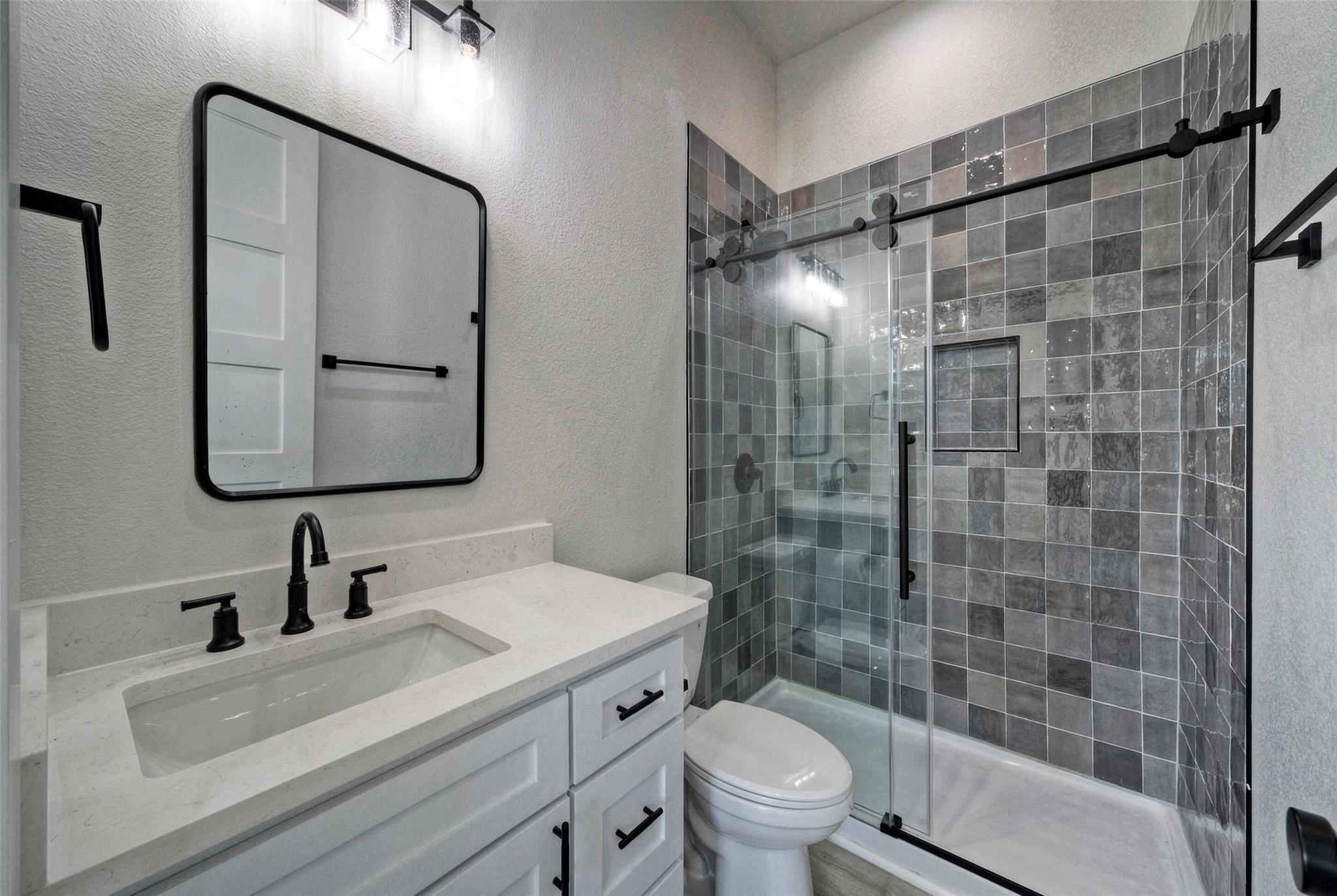 000 Patterson Ave, Flatonia, TX 78941