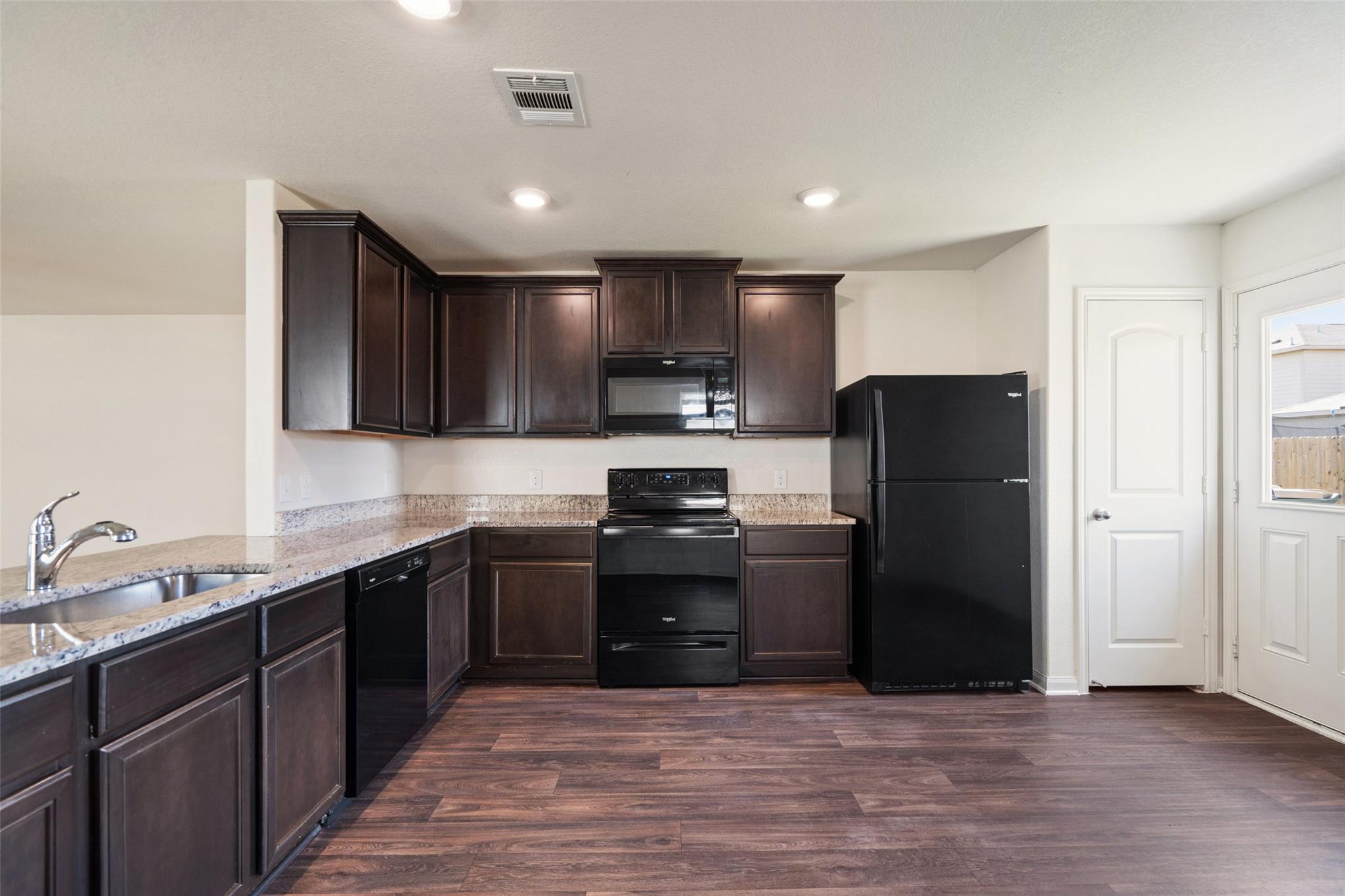 1492 Amy Dr, Kyle, TX 78640