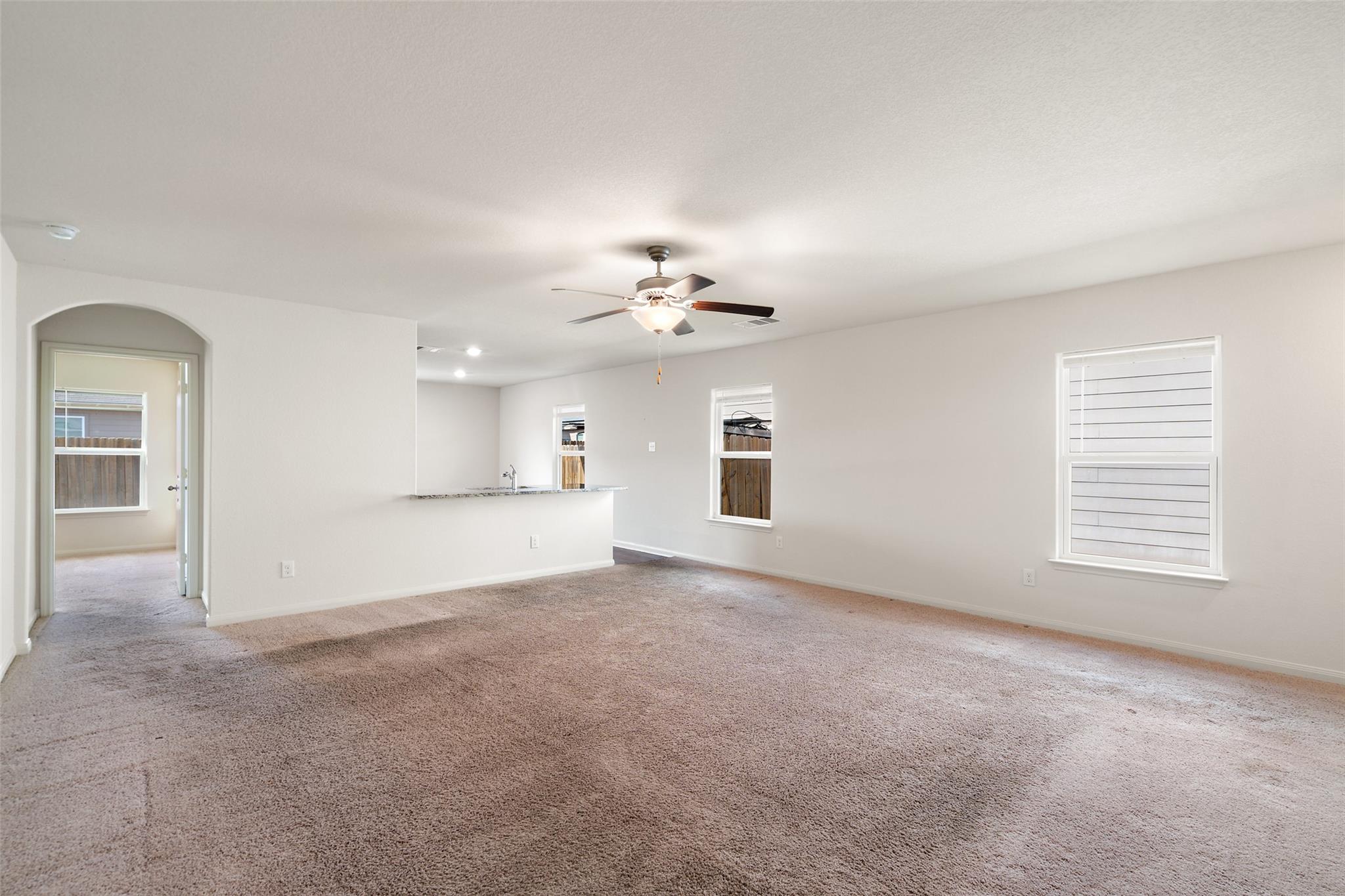 1492 Amy Dr, Kyle, TX 78640