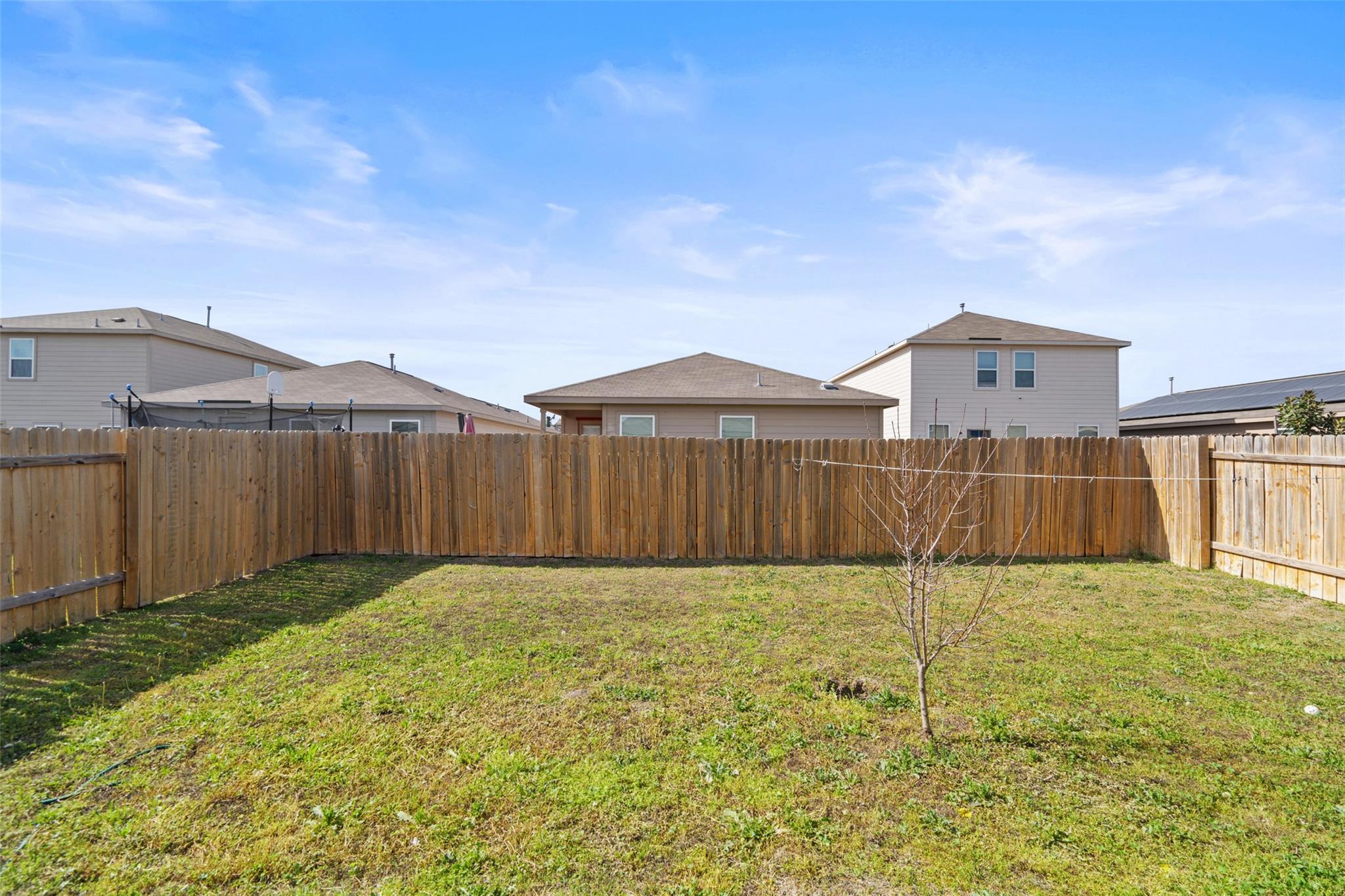 1492 Amy Dr, Kyle, TX 78640