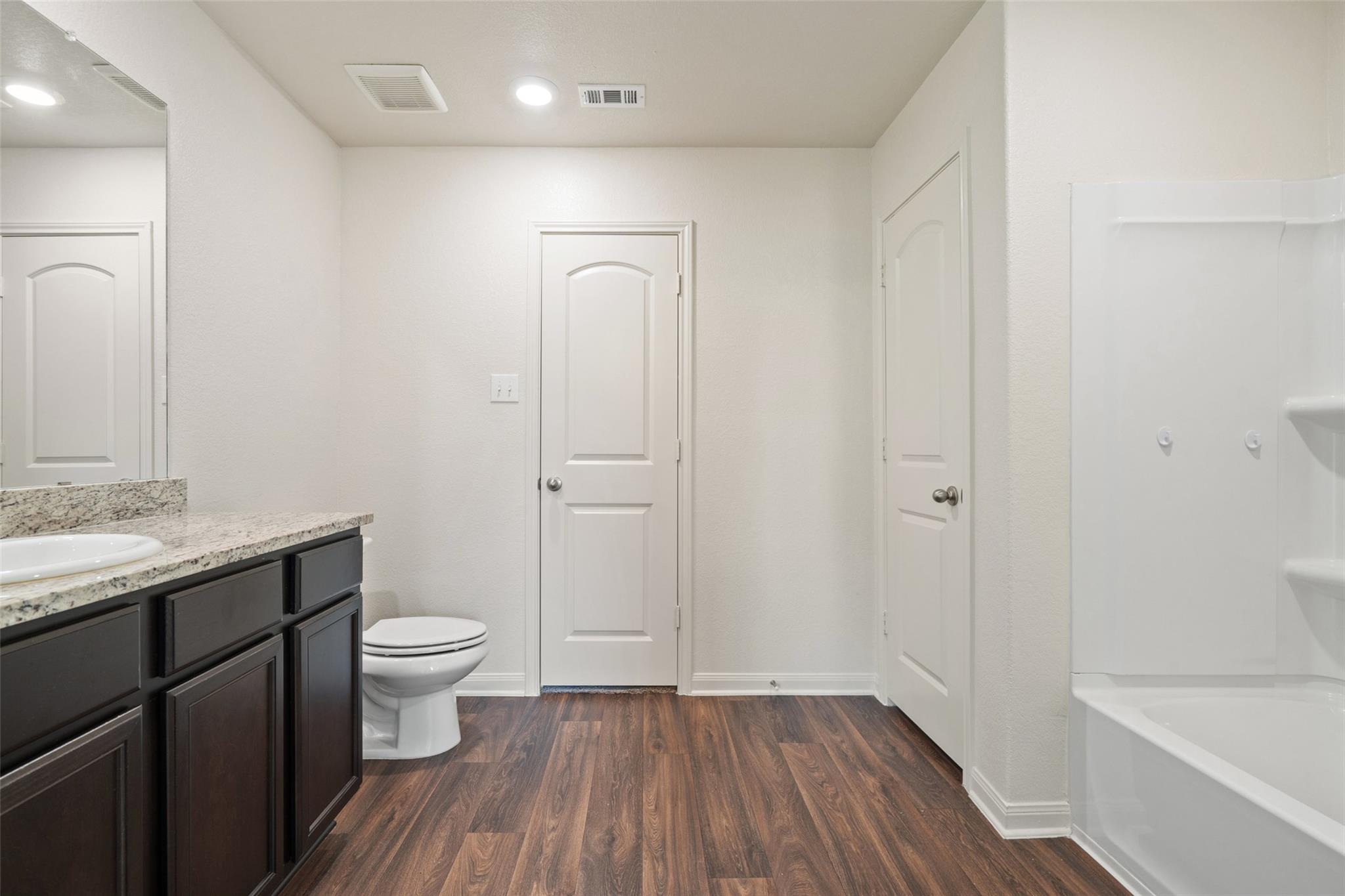 1492 Amy Dr, Kyle, TX 78640