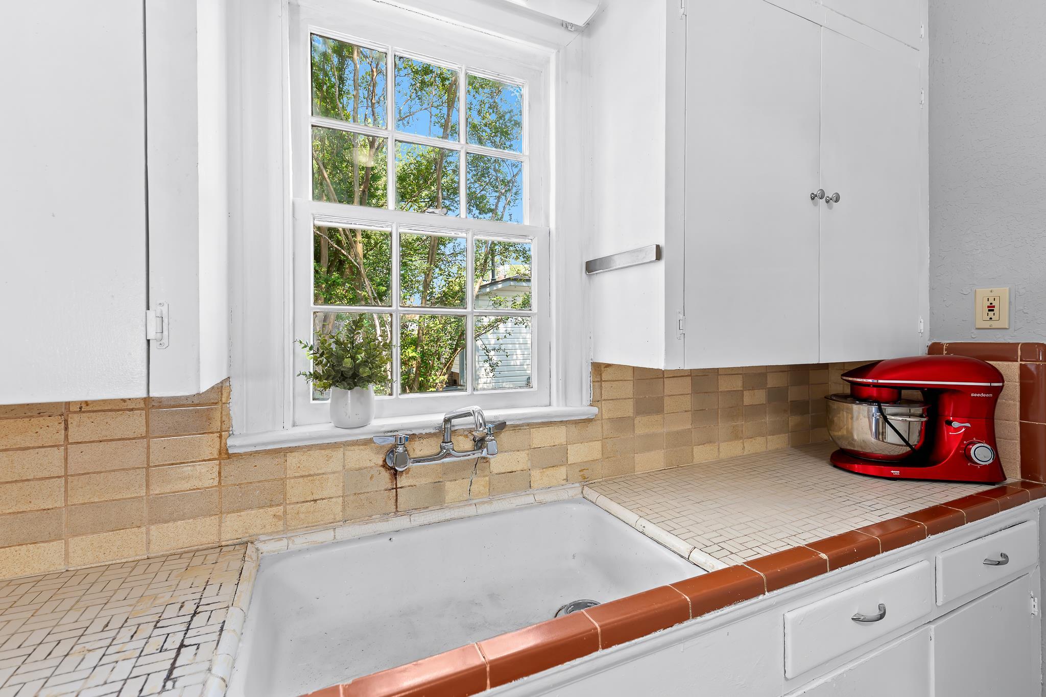 703 E 47th St, Austin, TX 78751