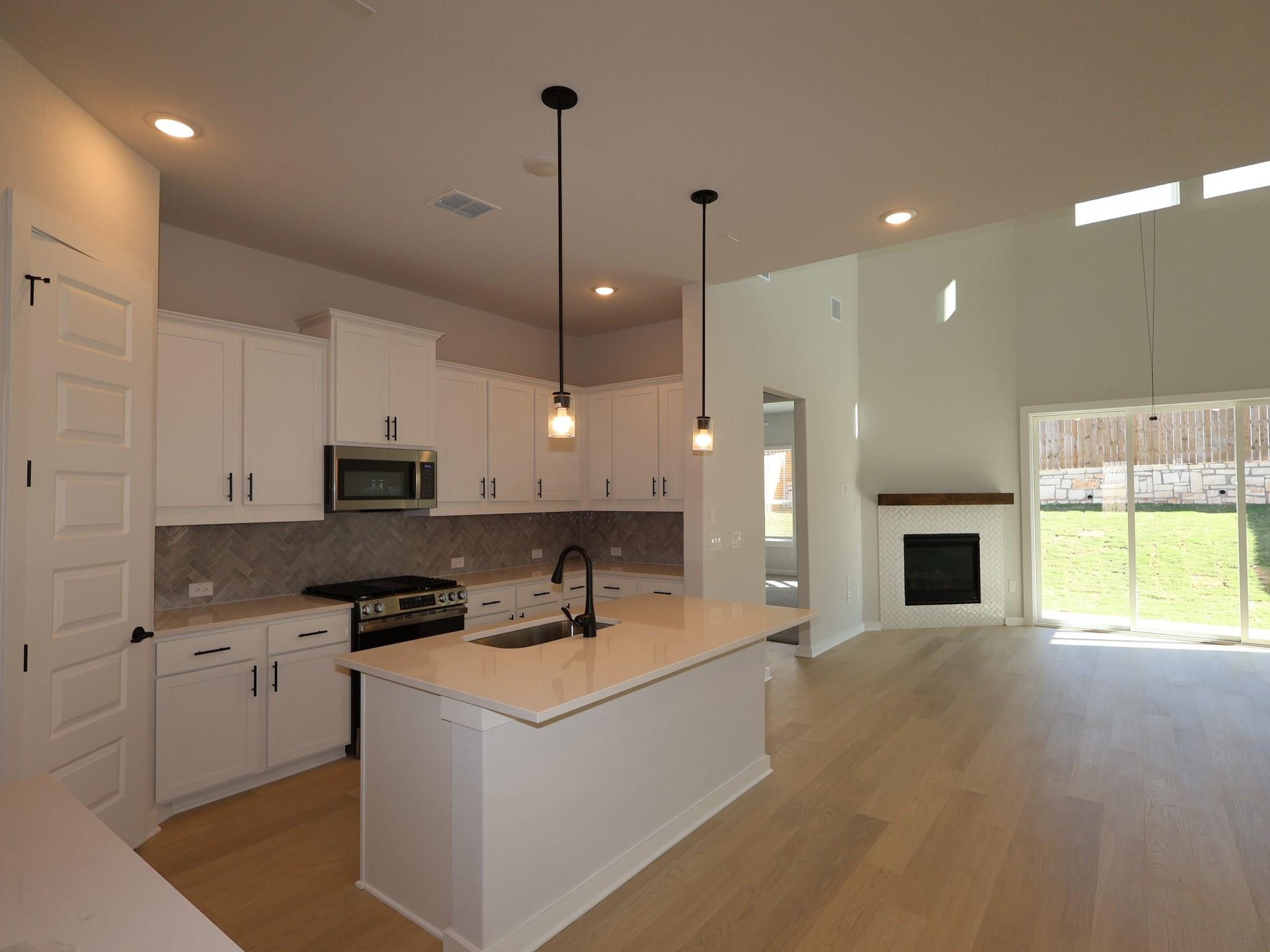 800 Boise Dr, Leander, TX 78641