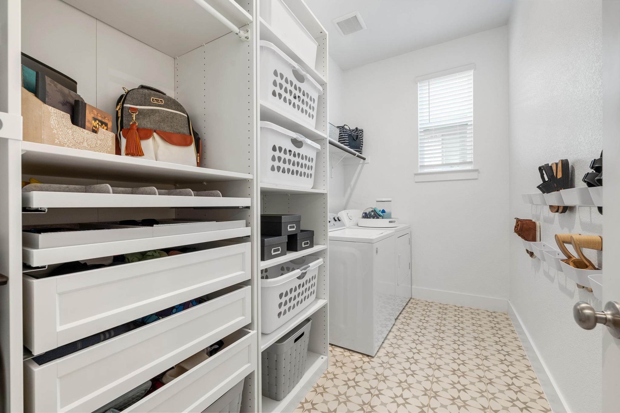 933 Donna Roland Ct, Leander, TX 78641