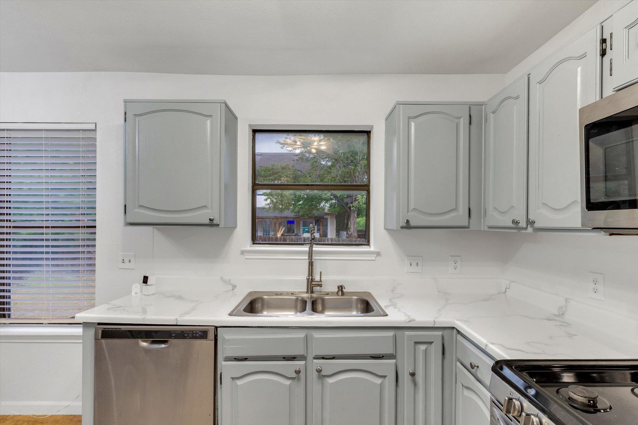 910 Crieff Cross Dr, Pflugerville, TX 78660