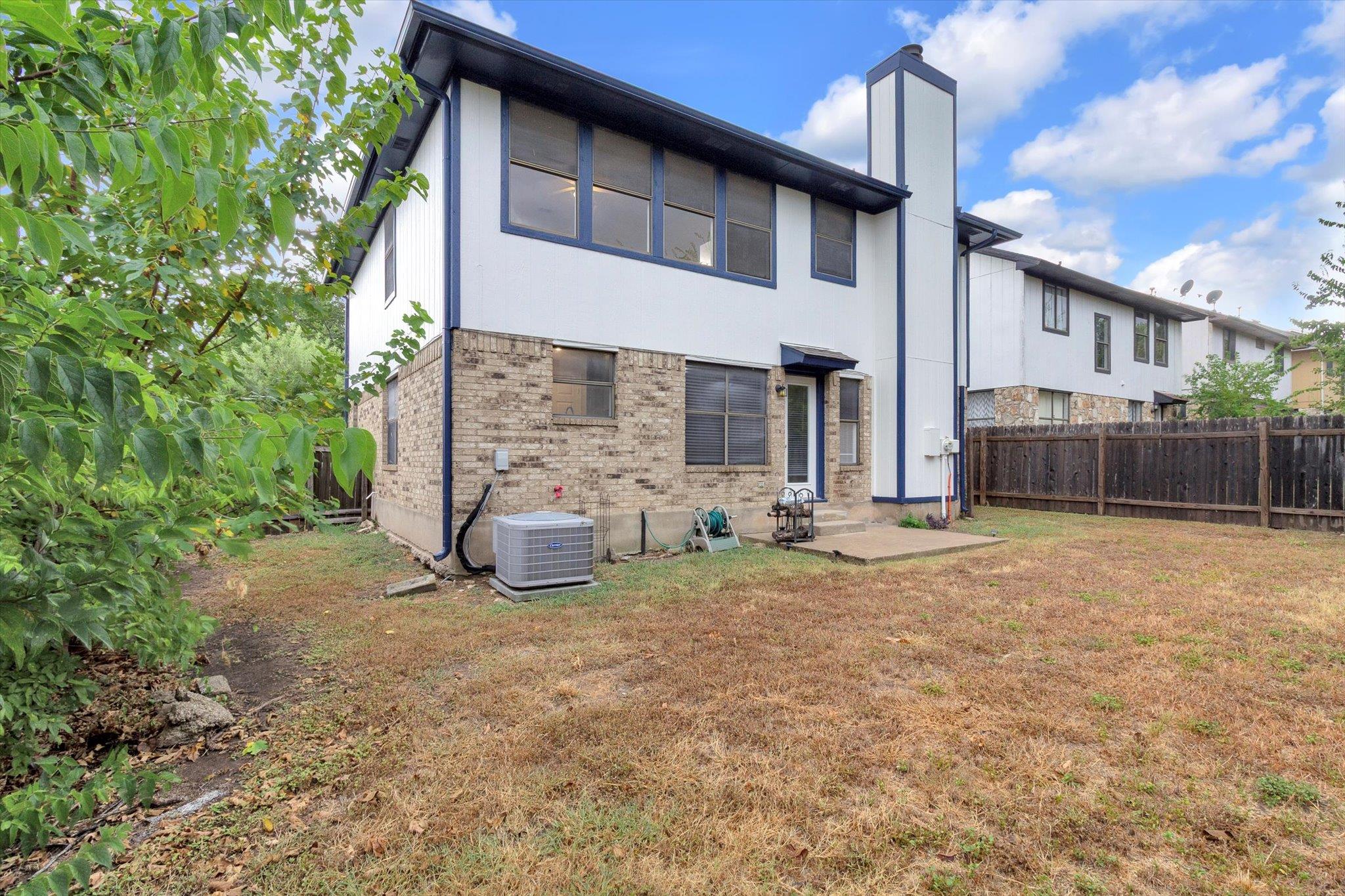 910 Crieff Cross Dr, Pflugerville, TX 78660