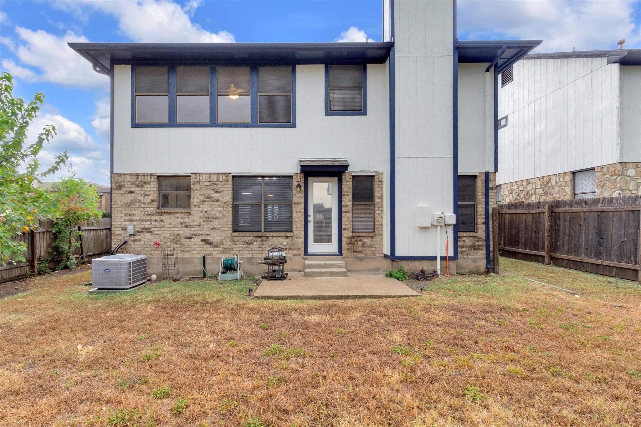 910 Crieff Cross Dr, Pflugerville, TX 78660