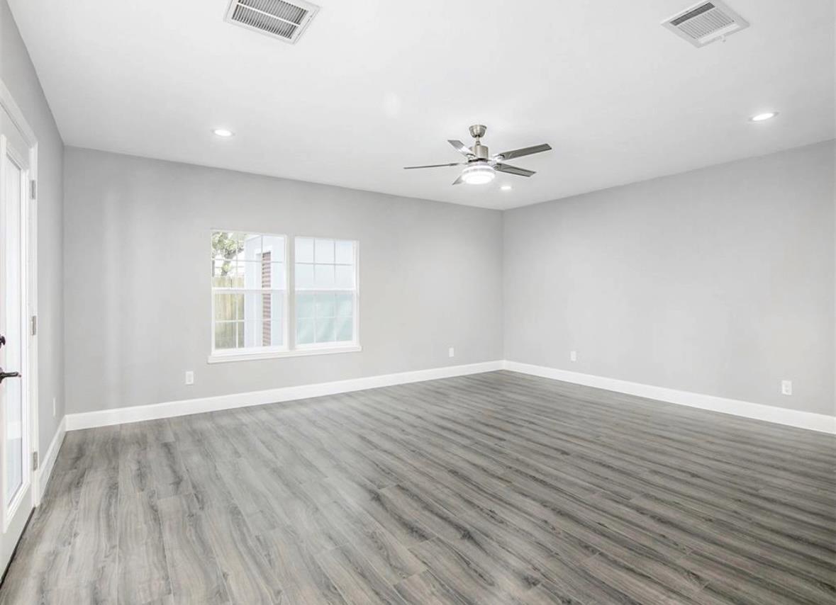 4734 Sanford Rd, Houston, TX 77035