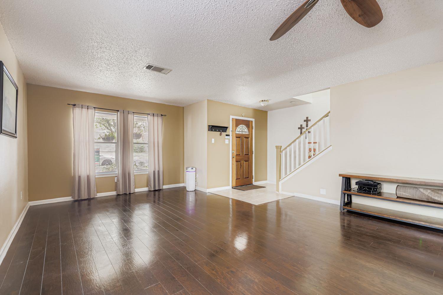 1017 Silverstone Ln, Cedar Park, TX 78613