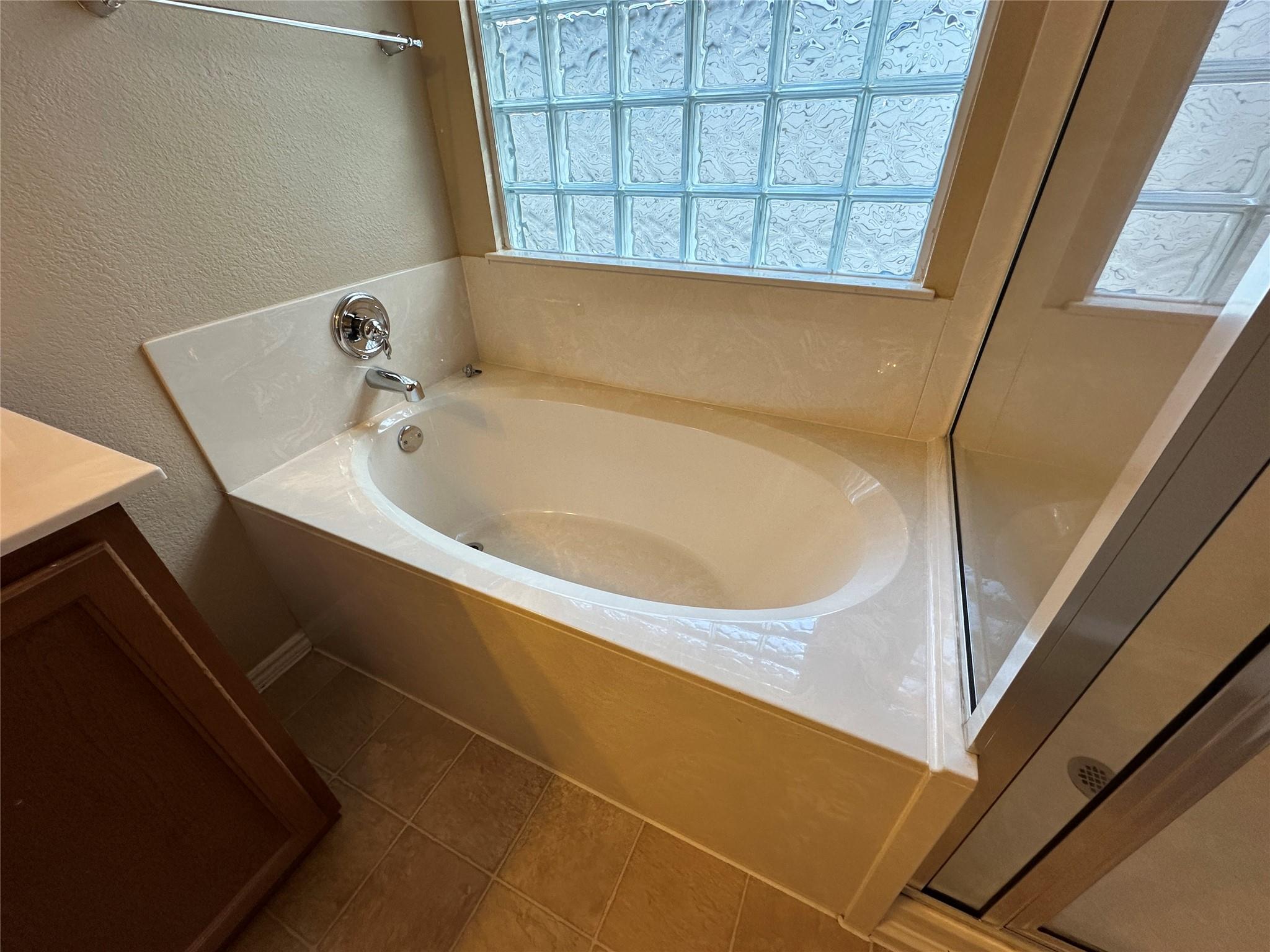 10214 Maydelle Dr, Austin, TX 78748