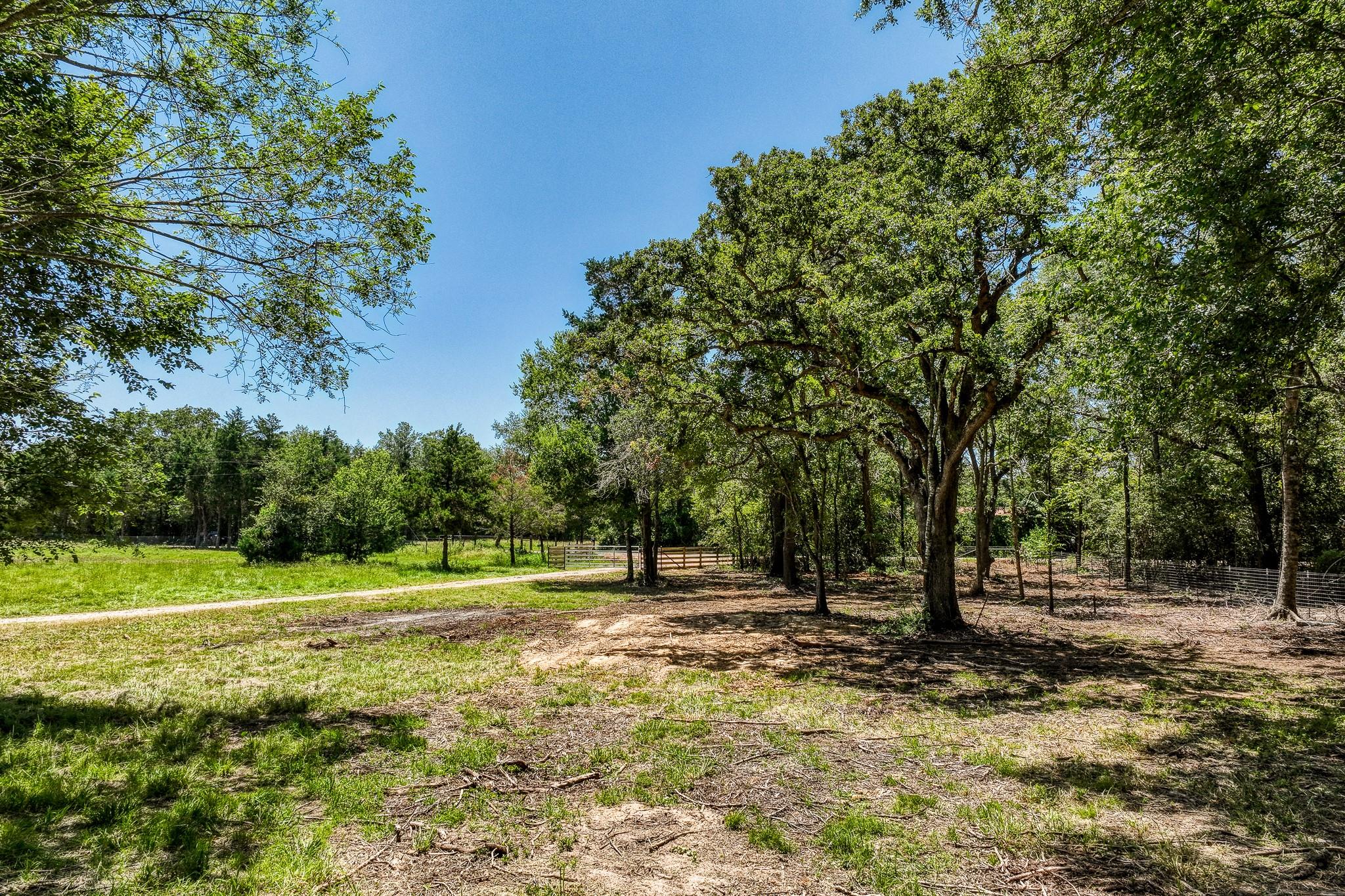 1922 County Road 324, Caldwell, TX 77836