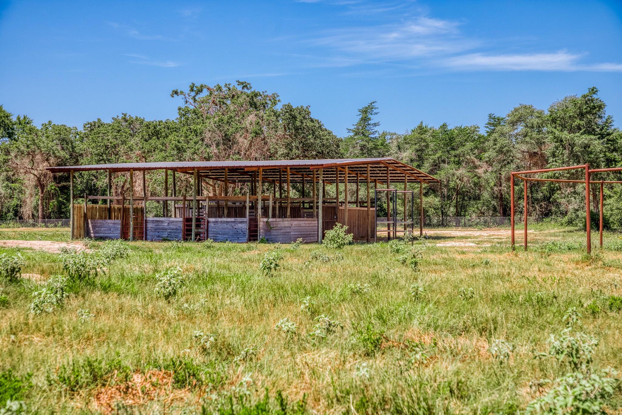 1922 County Road 324, Caldwell, TX 77836