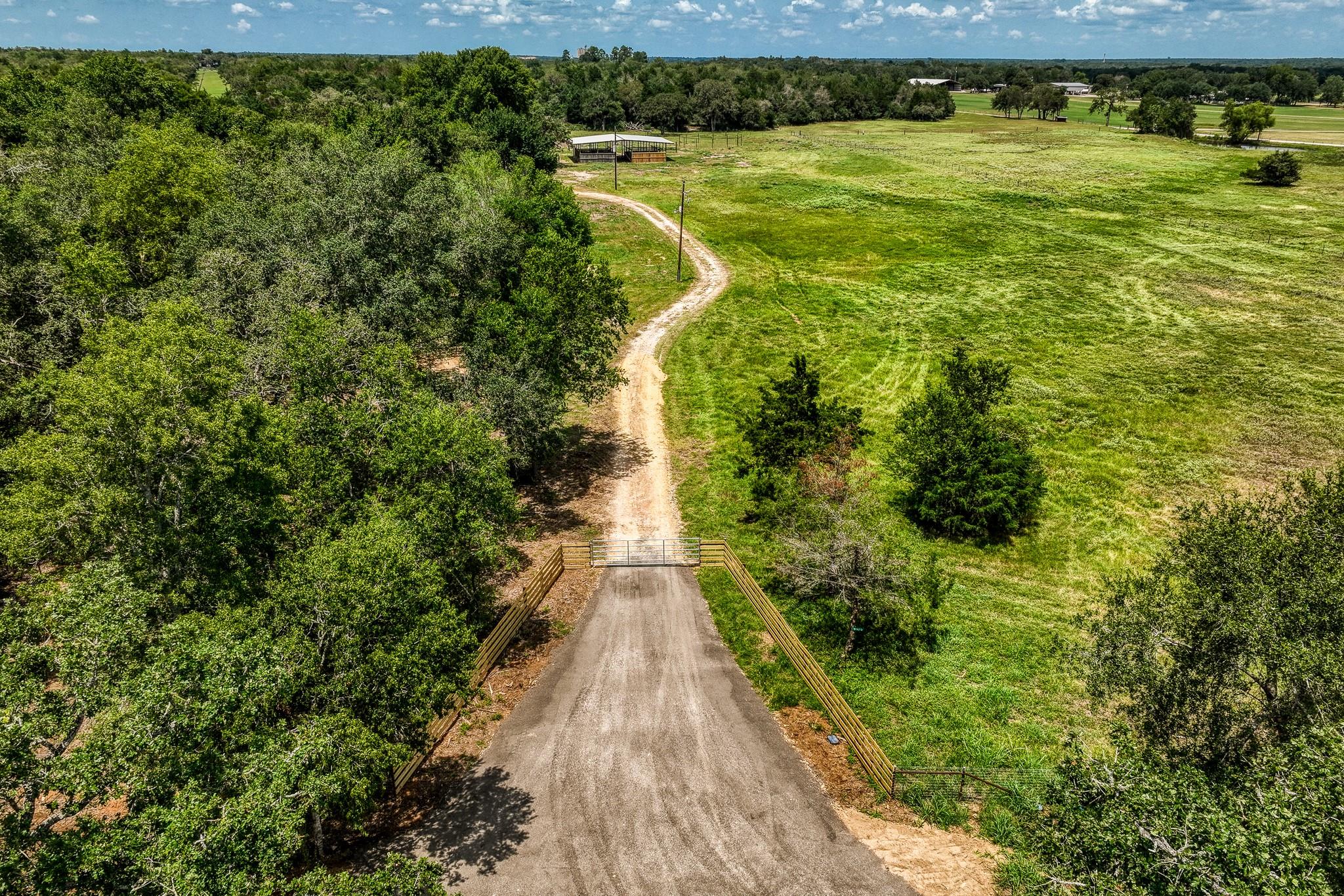 1922 County Road 324, Caldwell, TX 77836