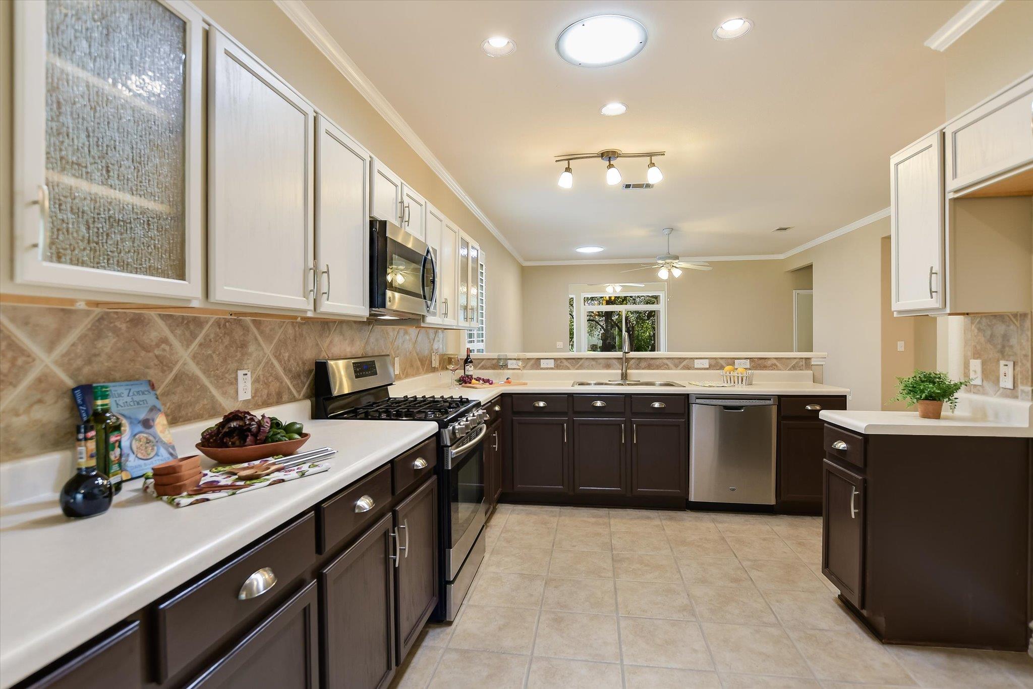 308 Summer Rd, Georgetown, TX 78633