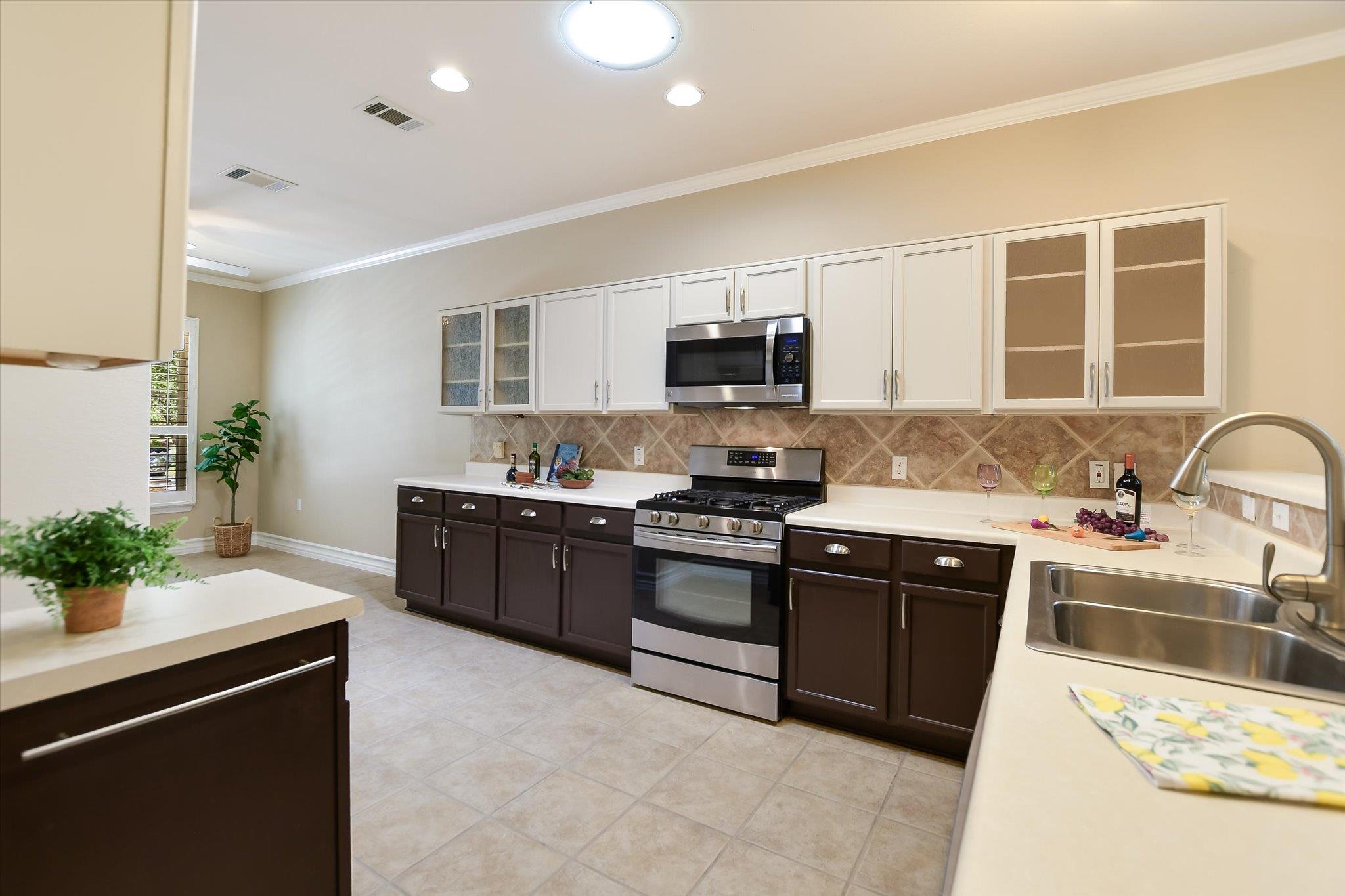 308 Summer Rd, Georgetown, TX 78633