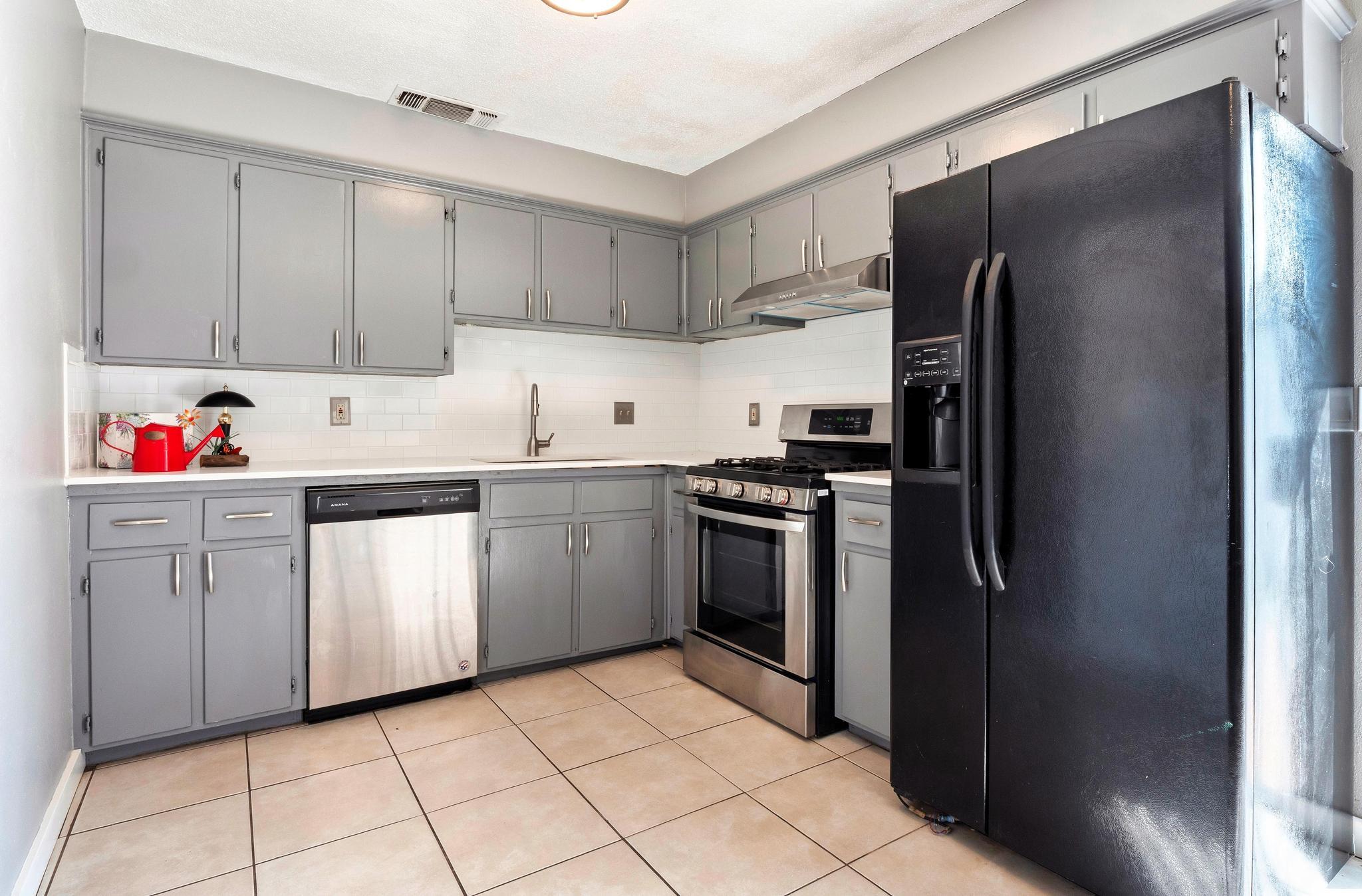 2405 Parker Cir # B, Georgetown, TX 78628