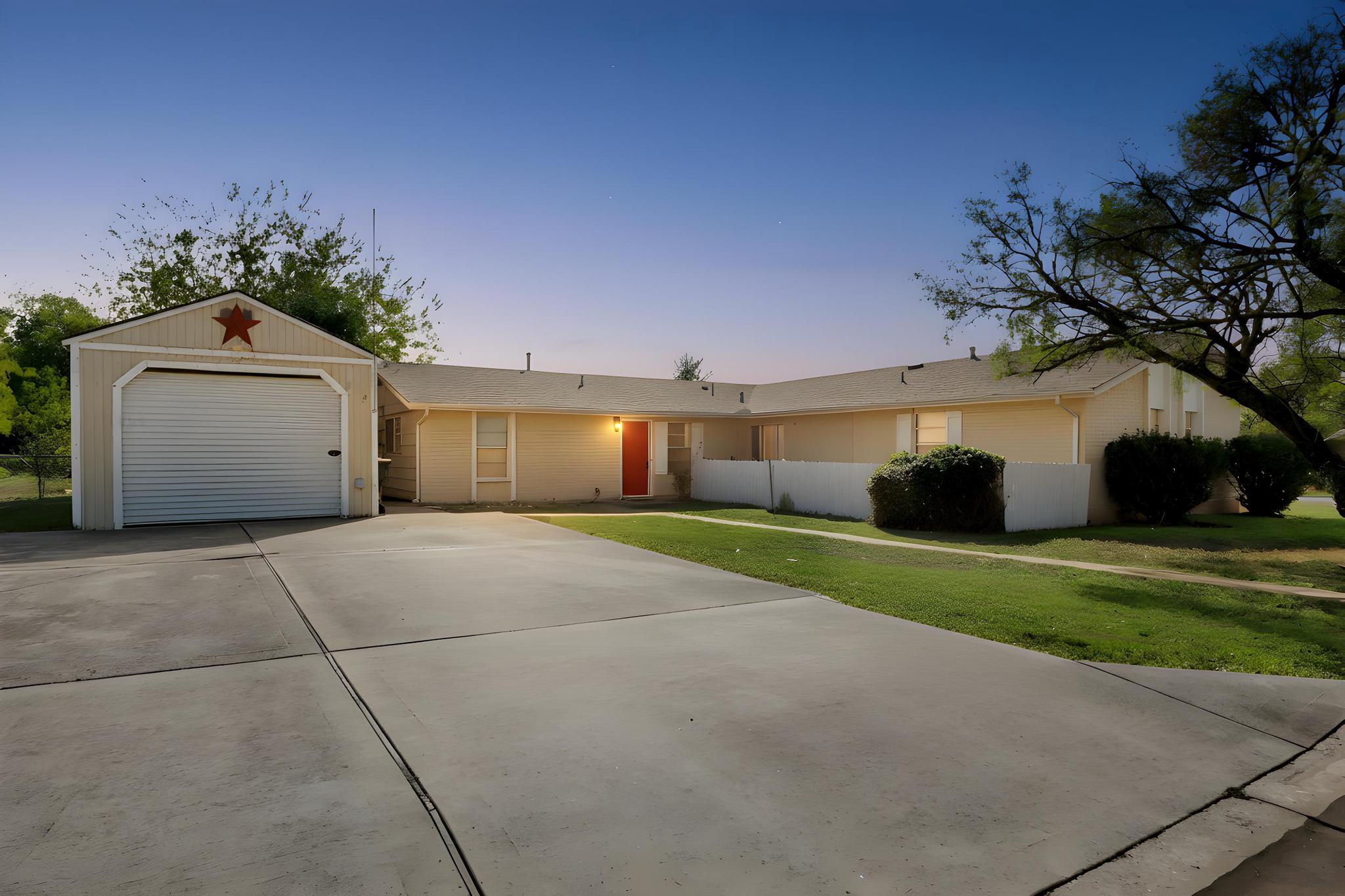 2405 Parker Cir # B, Georgetown, TX 78628