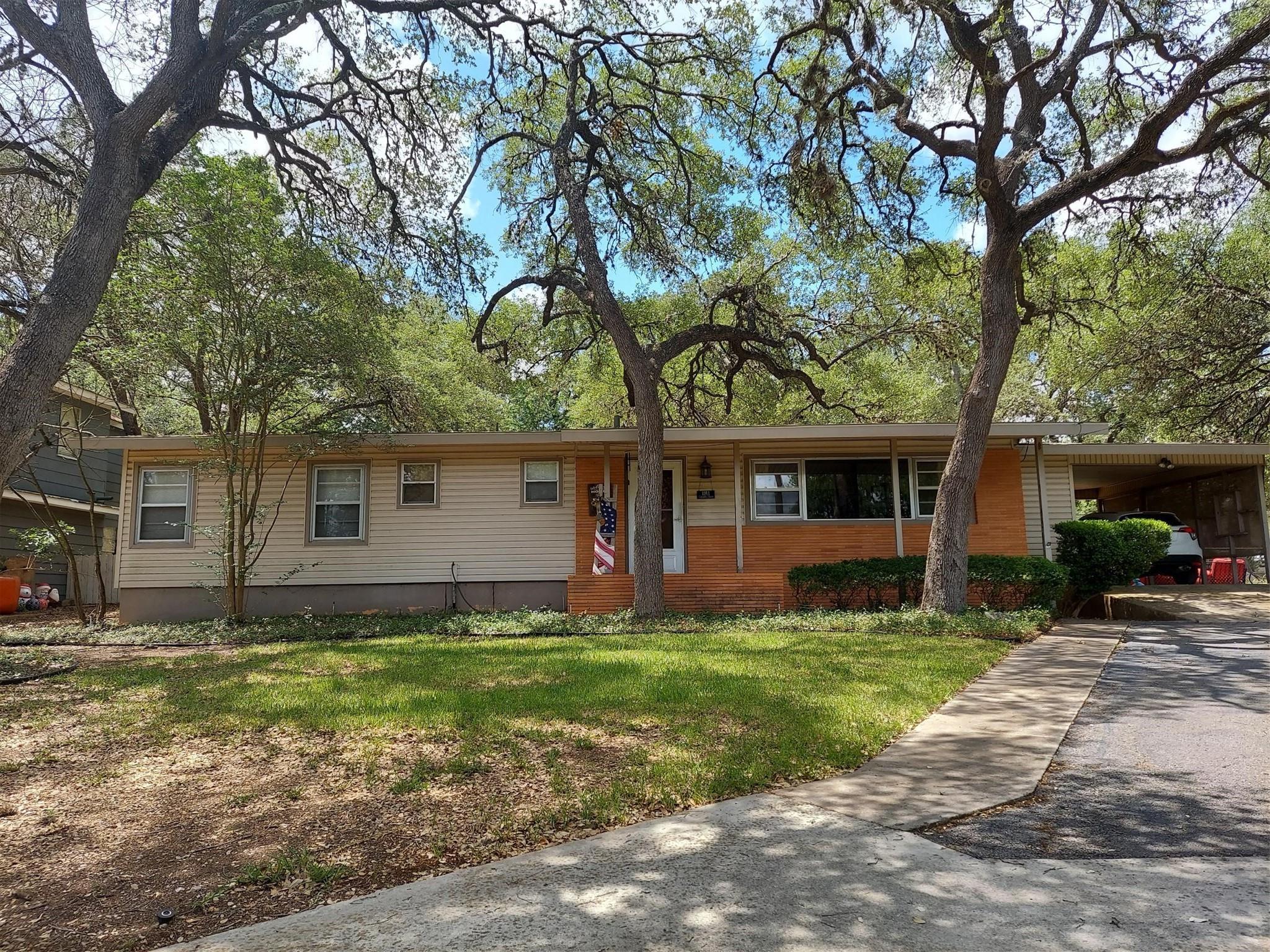 1191 Canyon Dr, New Braunfels, TX 78130