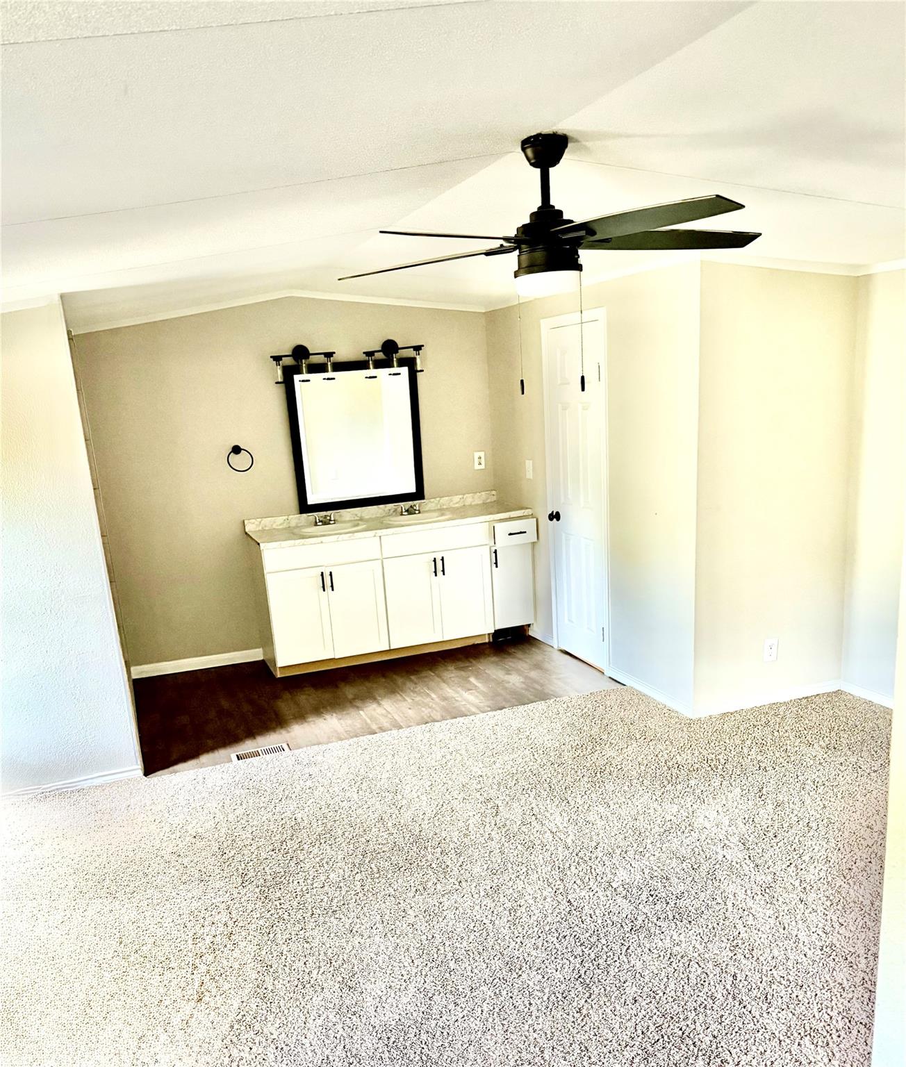 750 Oak Mdws, San Marcos, TX 78666