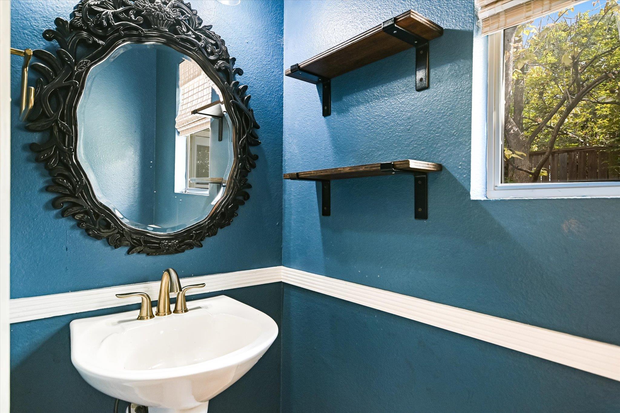 1193 Curve St, Austin, TX 78702