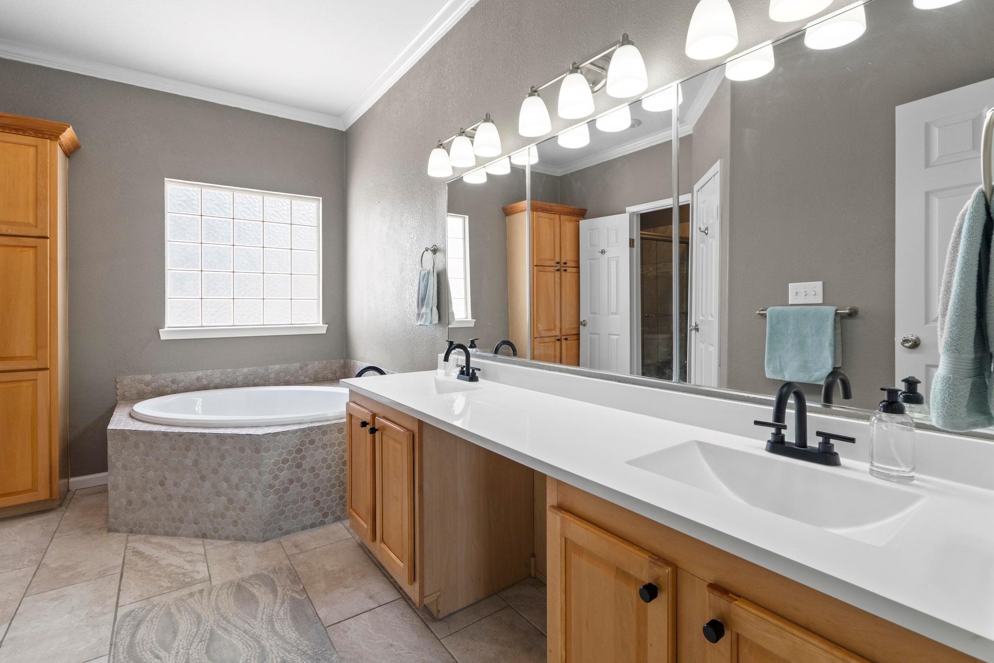 10710 Deer Canyon Rd, Jonestown, TX 78645