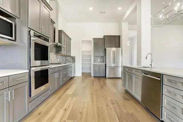 104 Lazy Oak Pl, Spicewood, TX 78669