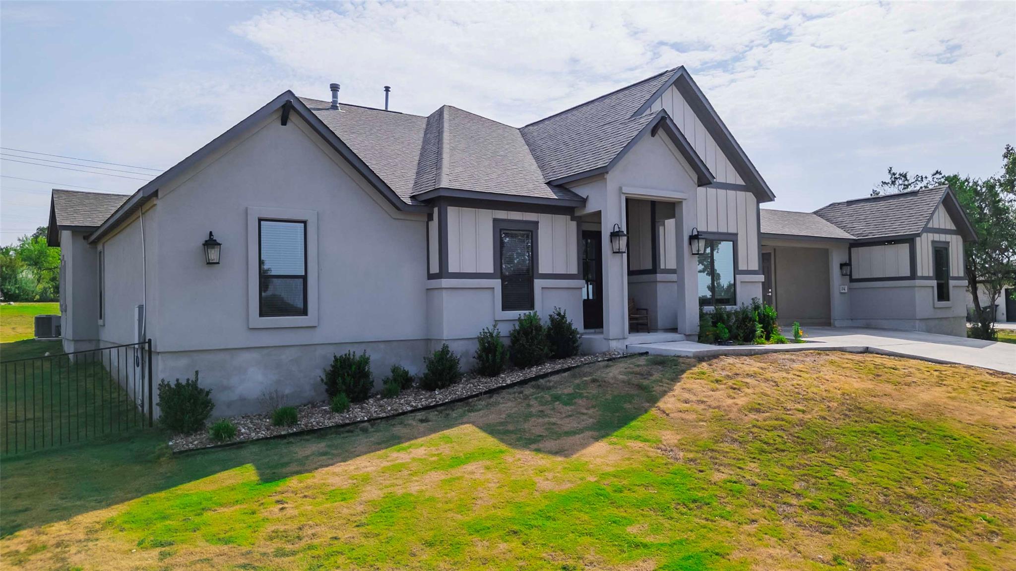 104 Lazy Oak Pl, Spicewood, TX 78669