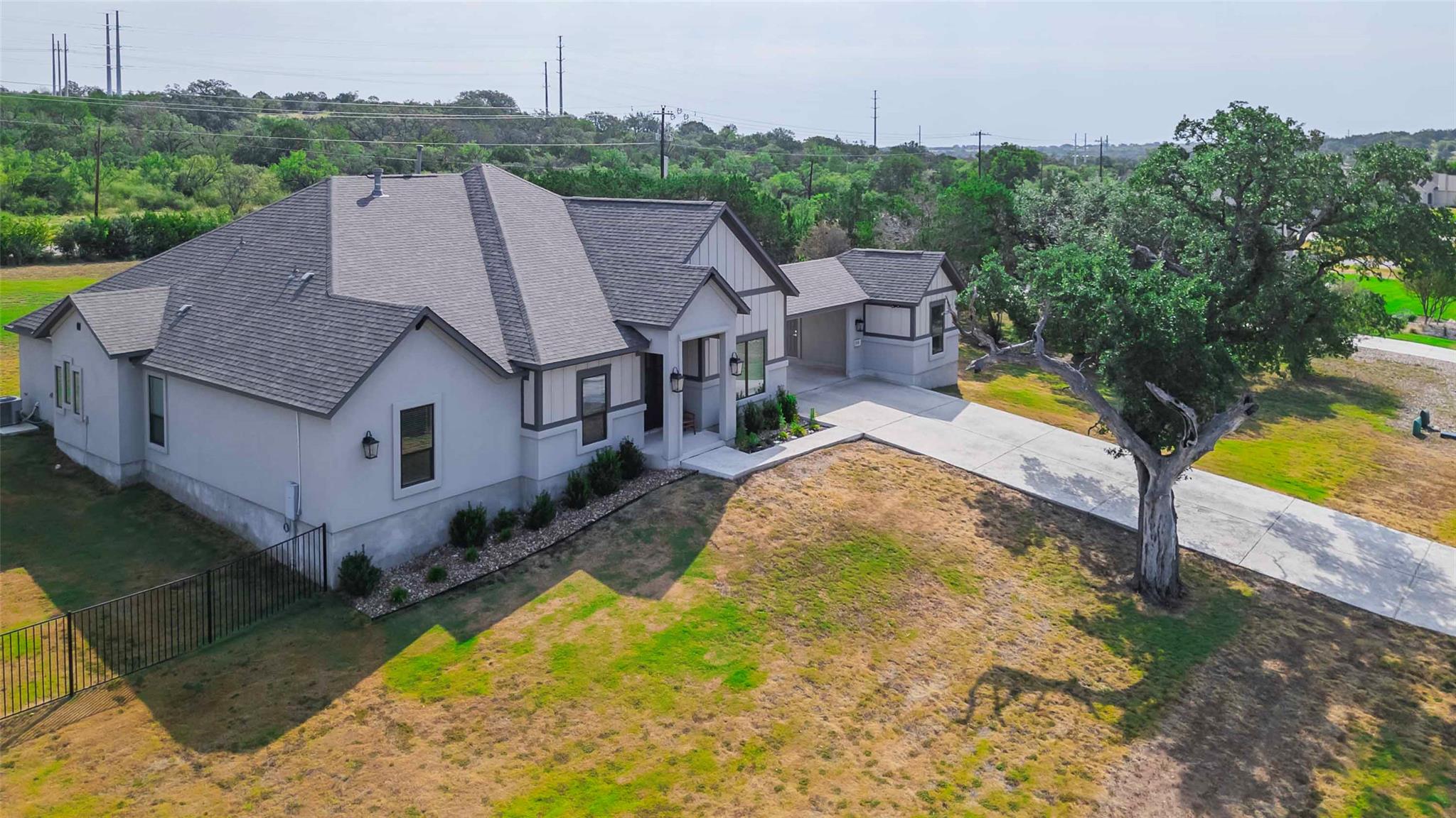 104 Lazy Oak Pl, Spicewood, TX 78669