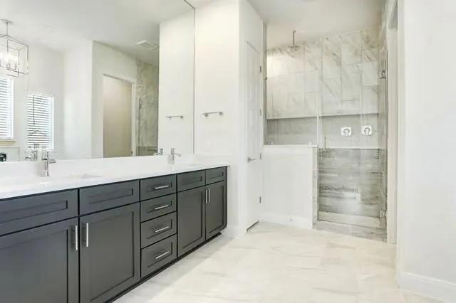 104 Lazy Oak Pl, Spicewood, TX 78669