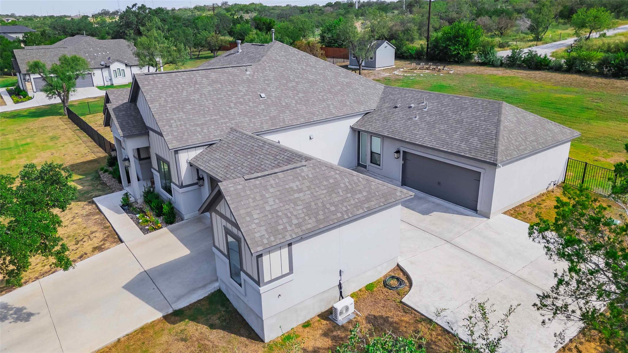 104 Lazy Oak Pl, Spicewood, TX 78669