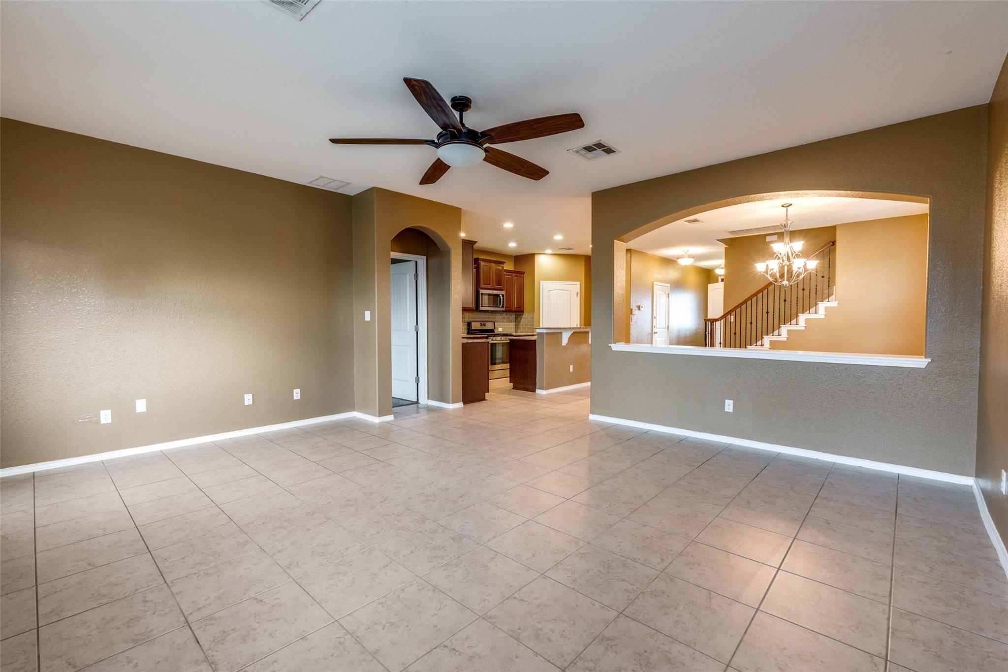 305 Leather Oak Loop, San Marcos, TX 78666