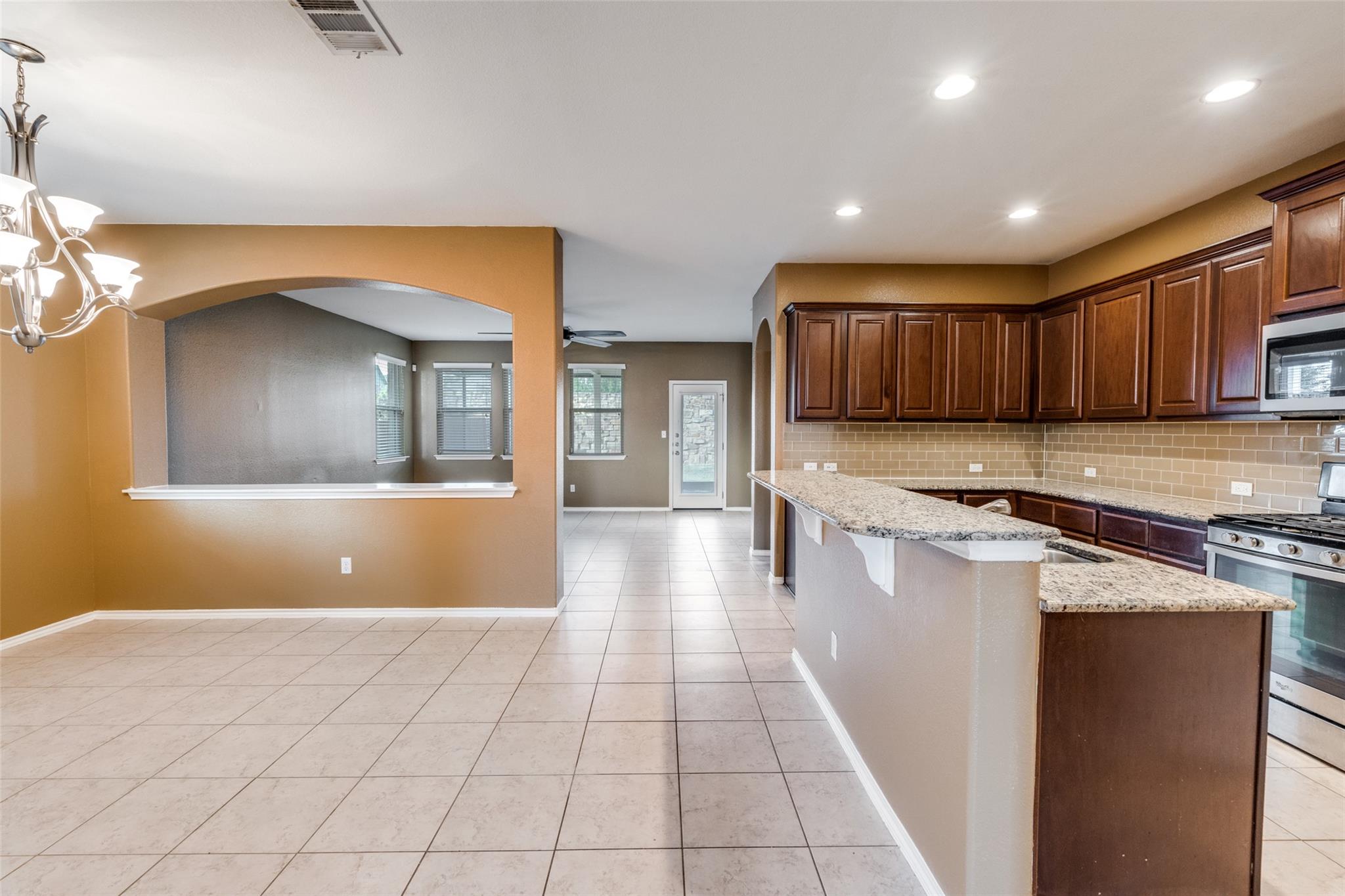 305 Leather Oak Loop, San Marcos, TX 78666