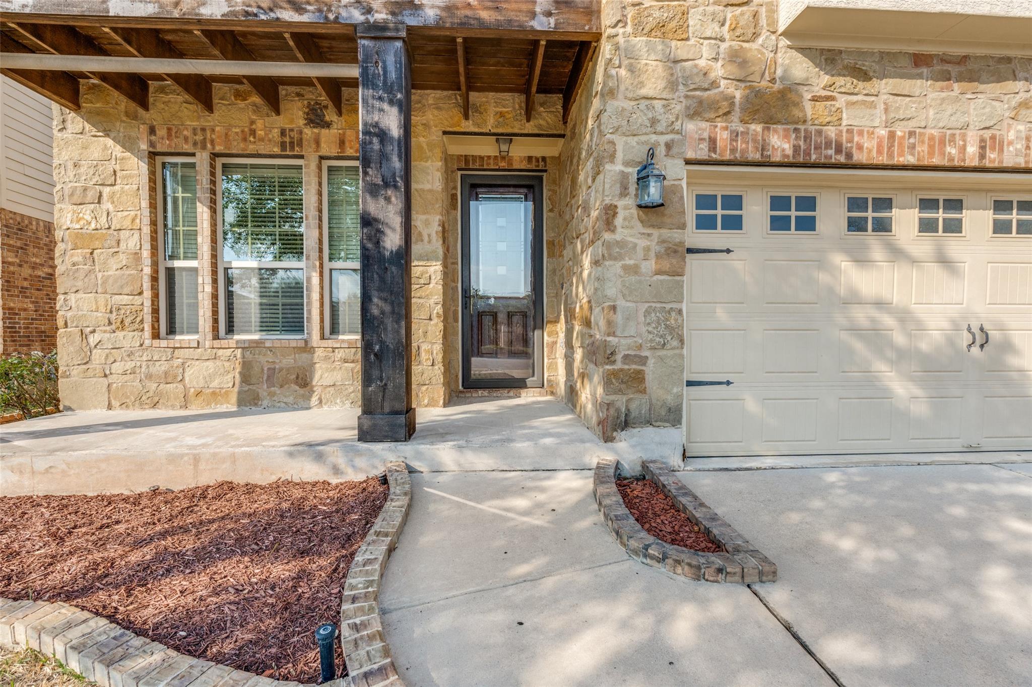 305 Leather Oak Loop, San Marcos, TX 78666