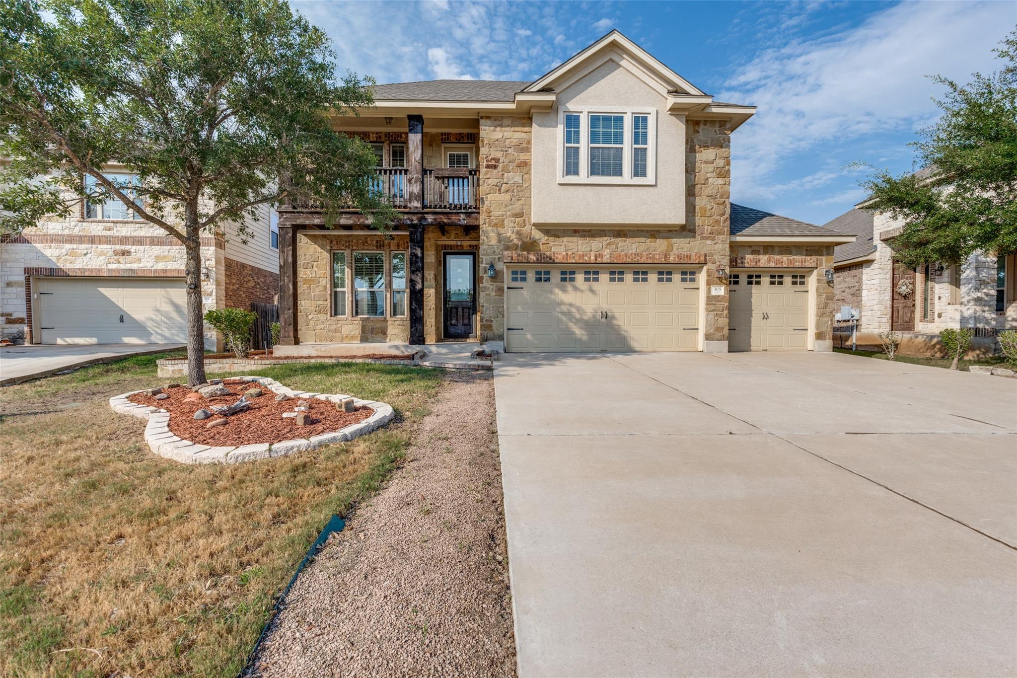 305 Leather Oak Loop, San Marcos, TX 78666