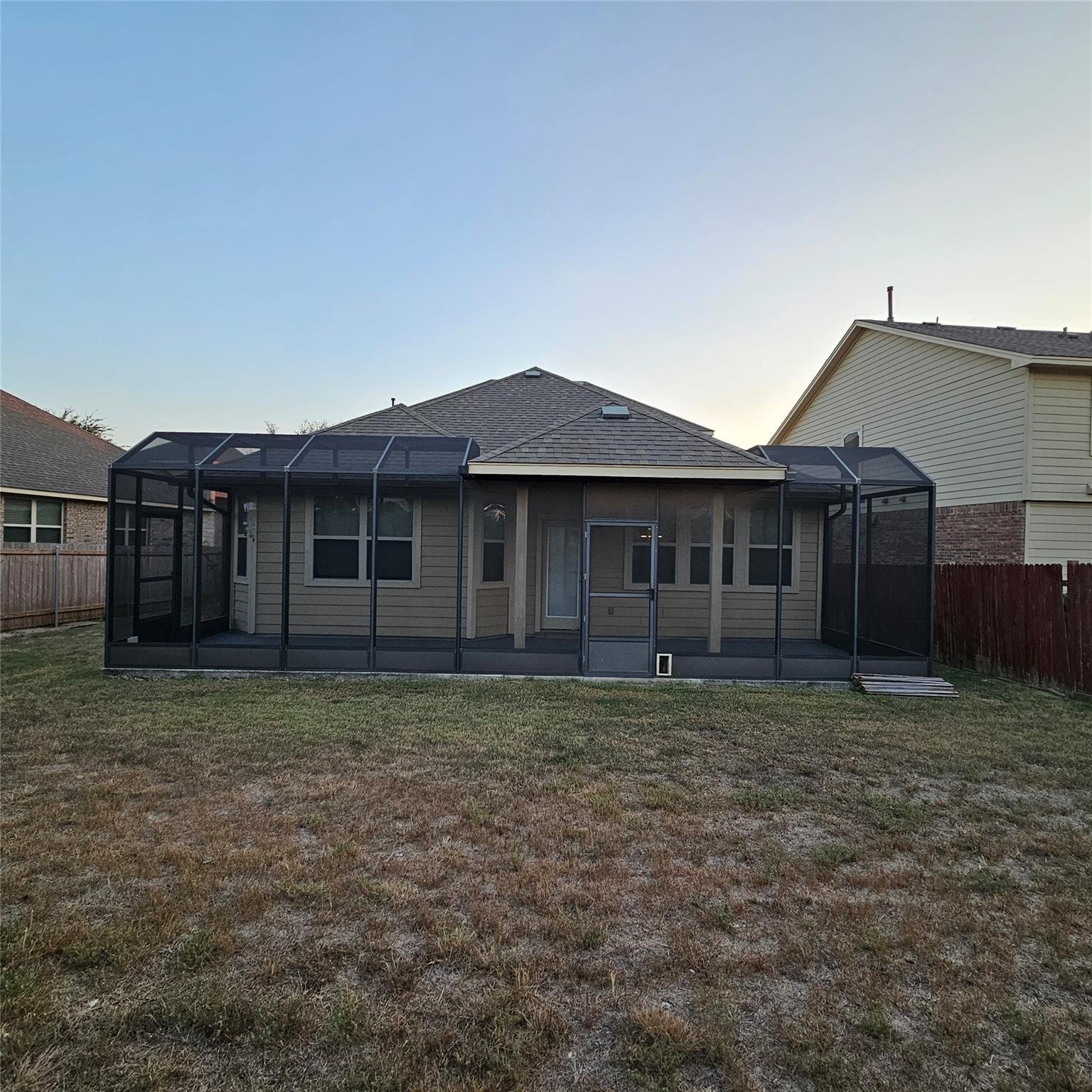 305 Leather Oak Loop, San Marcos, TX 78666