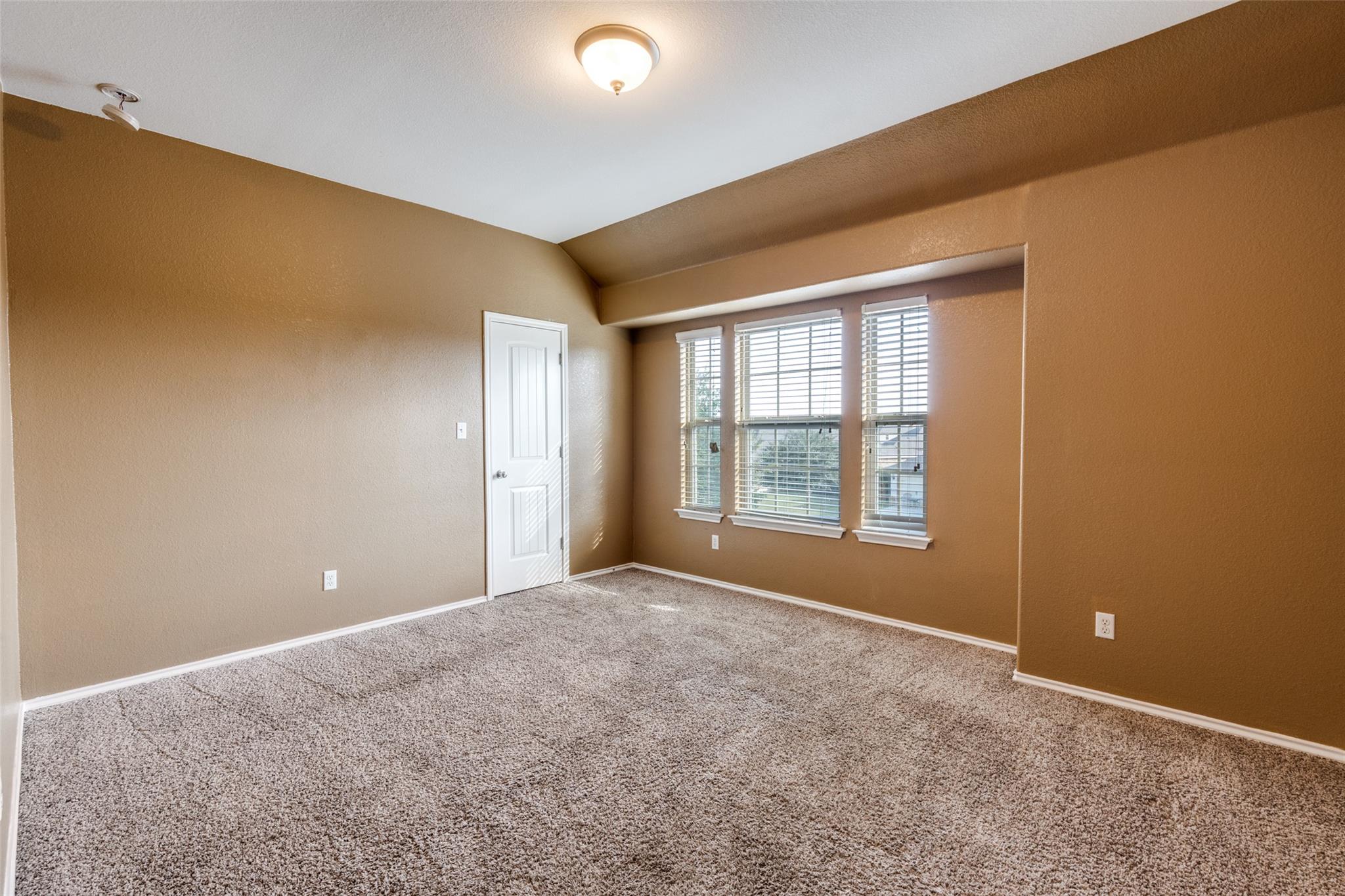 305 Leather Oak Loop, San Marcos, TX 78666