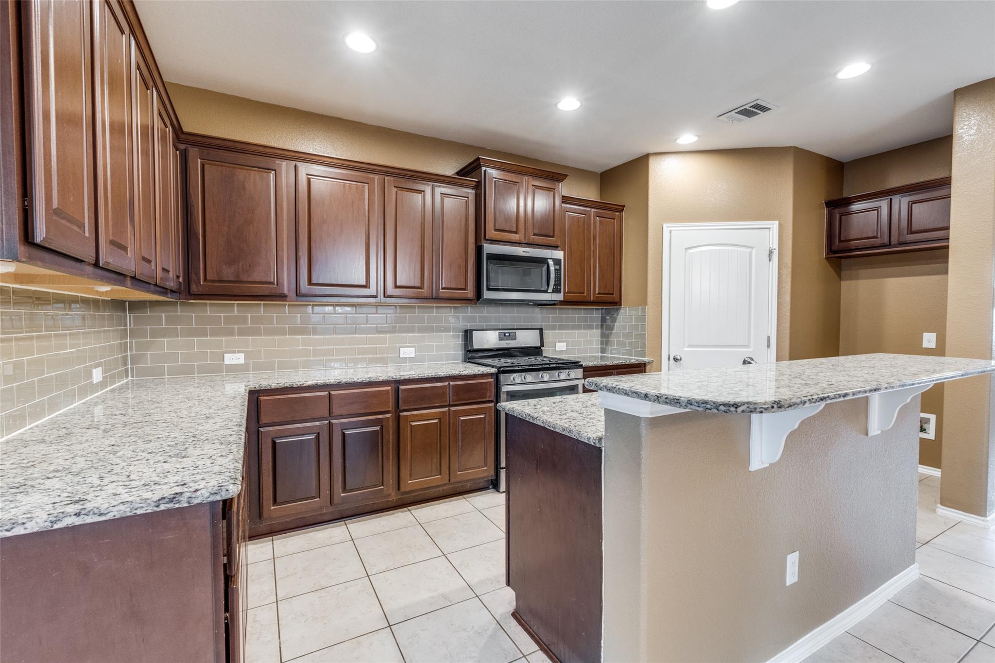 305 Leather Oak Loop, San Marcos, TX 78666