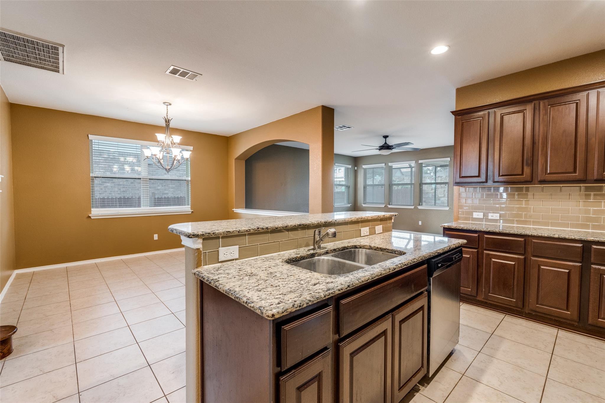 305 Leather Oak Loop, San Marcos, TX 78666