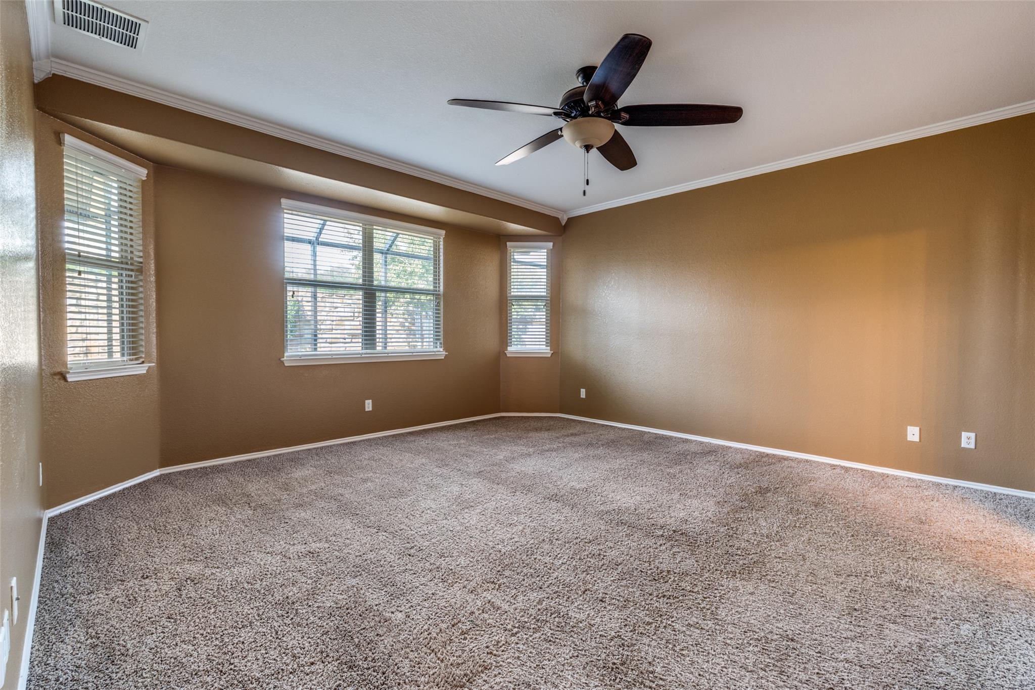 305 Leather Oak Loop, San Marcos, TX 78666