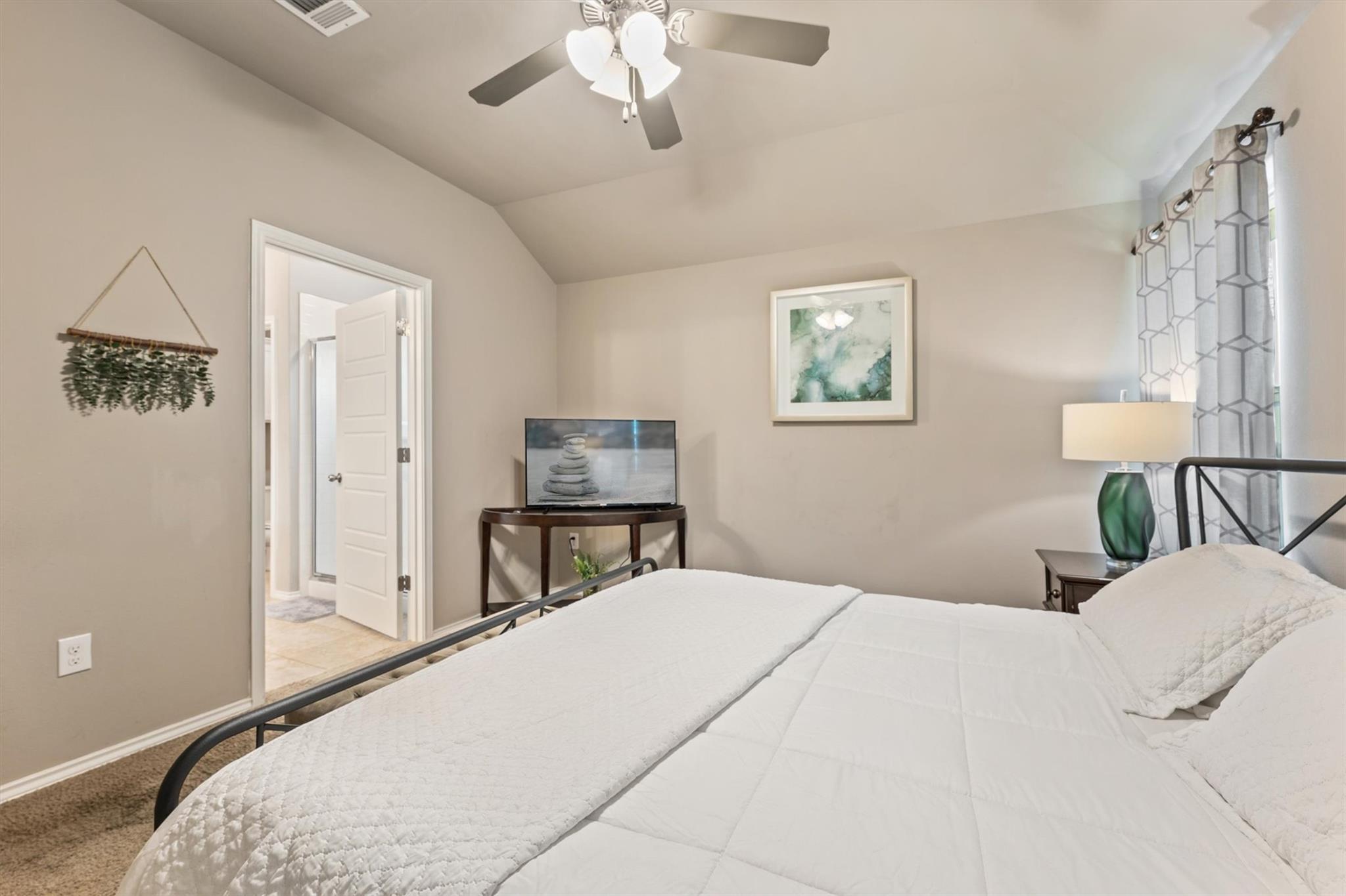 106 E Pine Dr, Granite Shoals, TX 78654