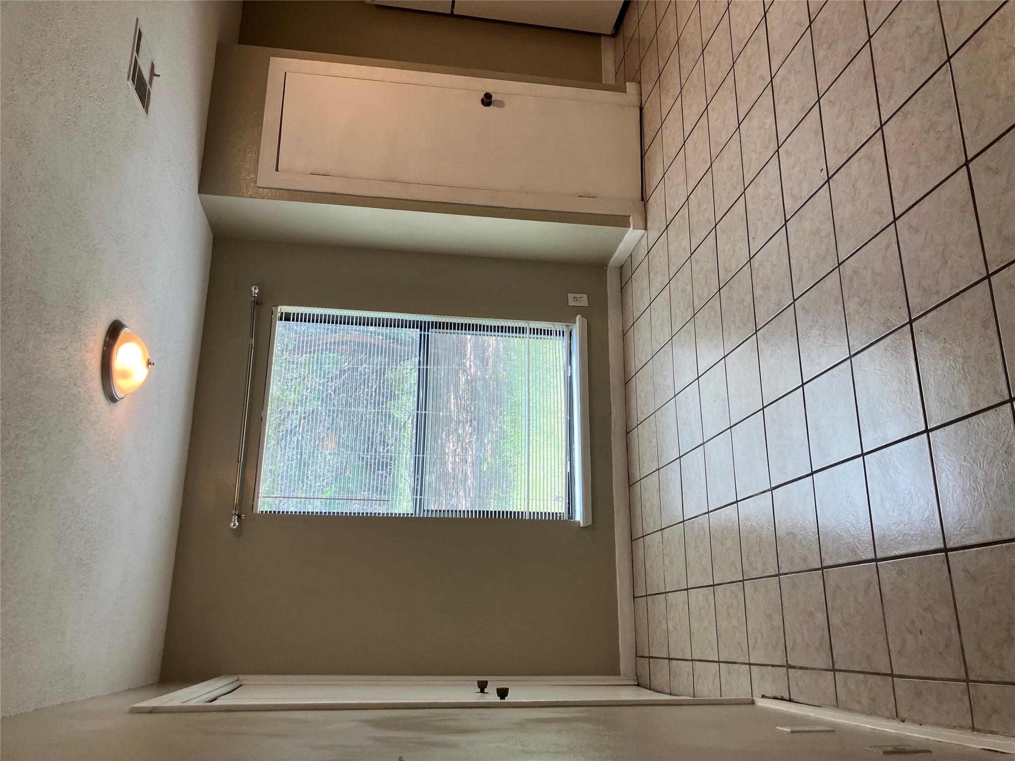 20700-B Bonanza St # B, Lago Vista, TX 78645