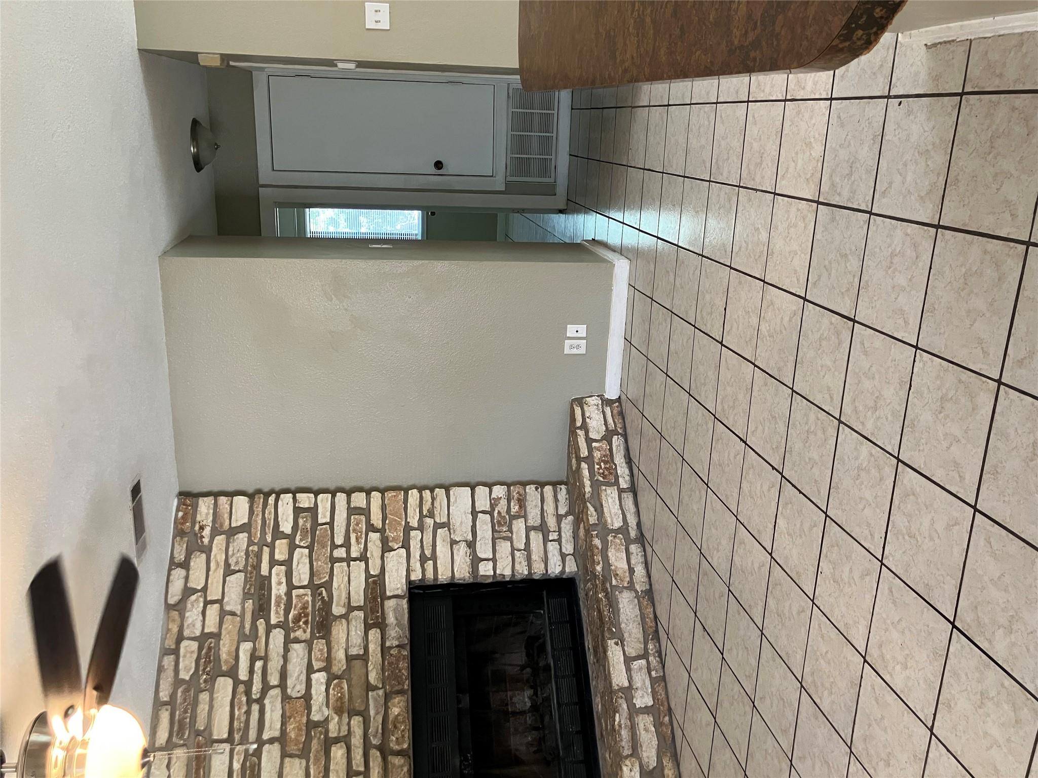 20700-B Bonanza St # B, Lago Vista, TX 78645