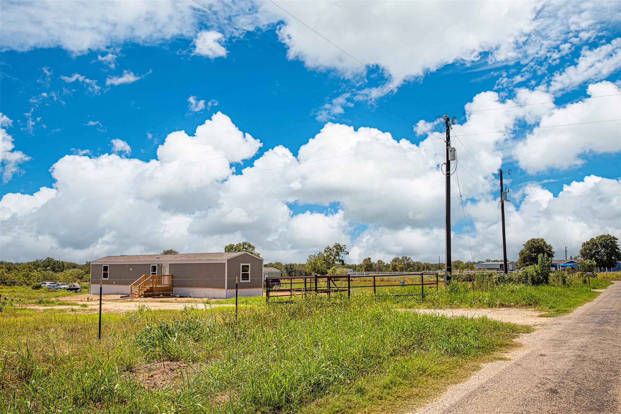 106 Spanish Oak Rd, Dale, TX 78616