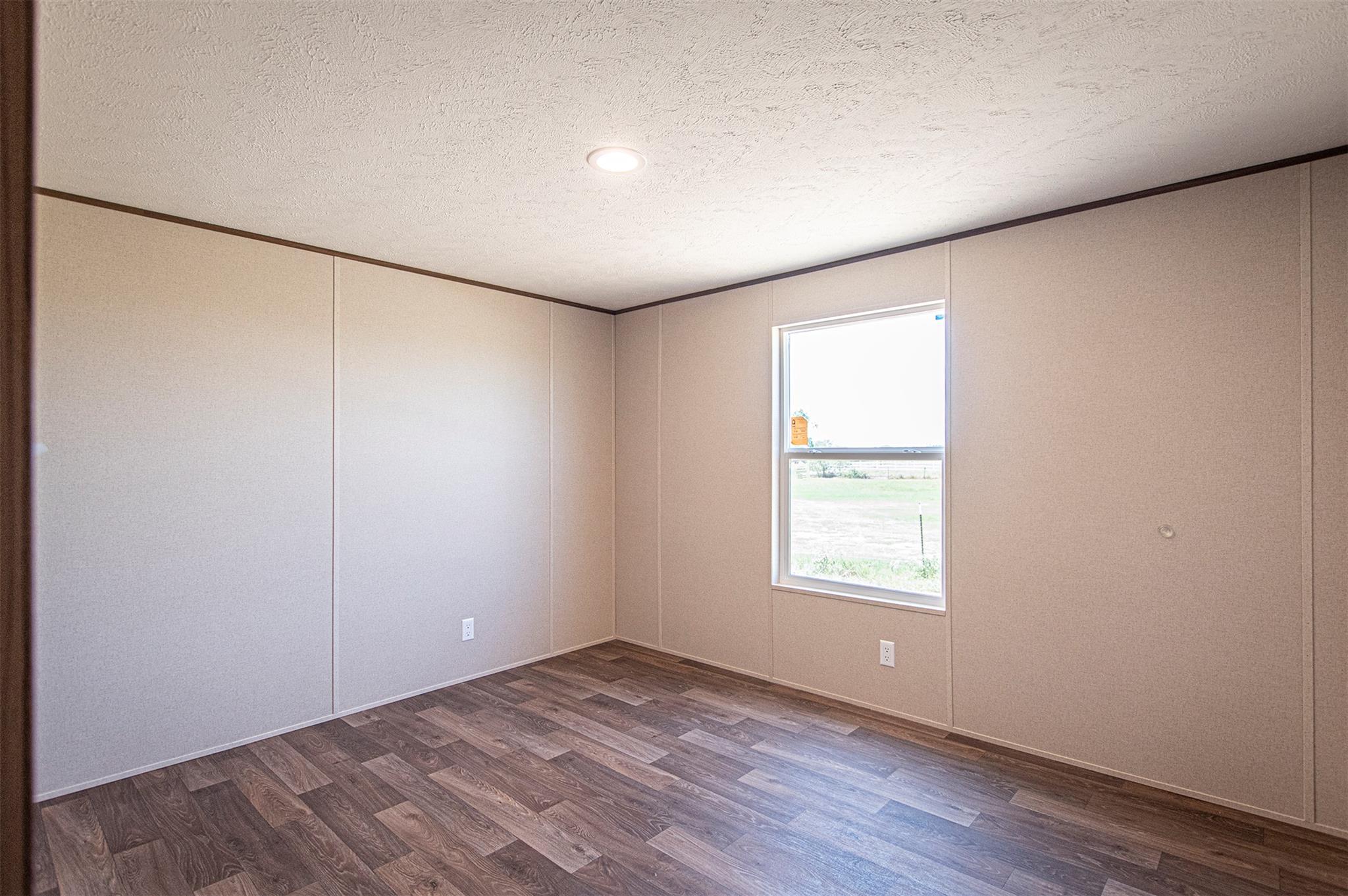 106 Spanish Oak Rd, Dale, TX 78616