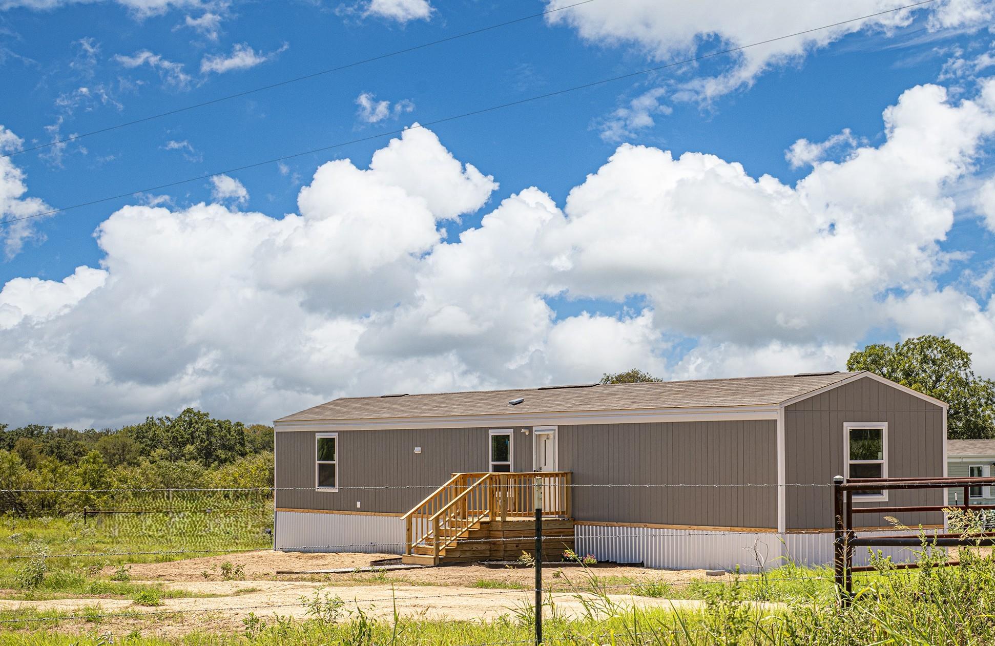 106 Spanish Oak Rd, Dale, TX 78616