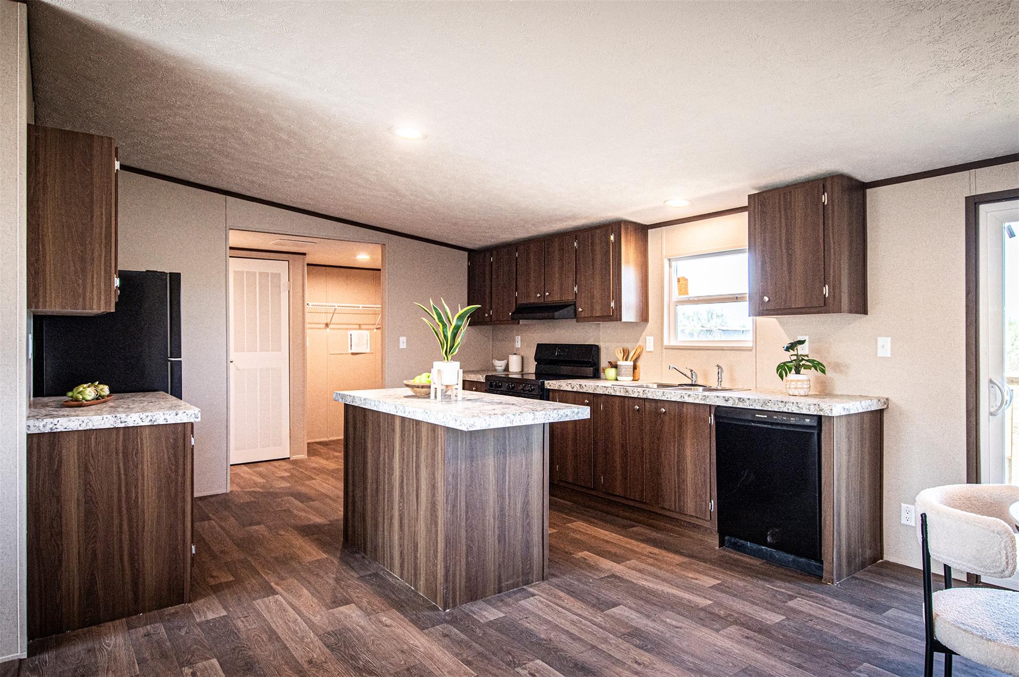 135 Spanish Oak Rd, Dale, TX 78616