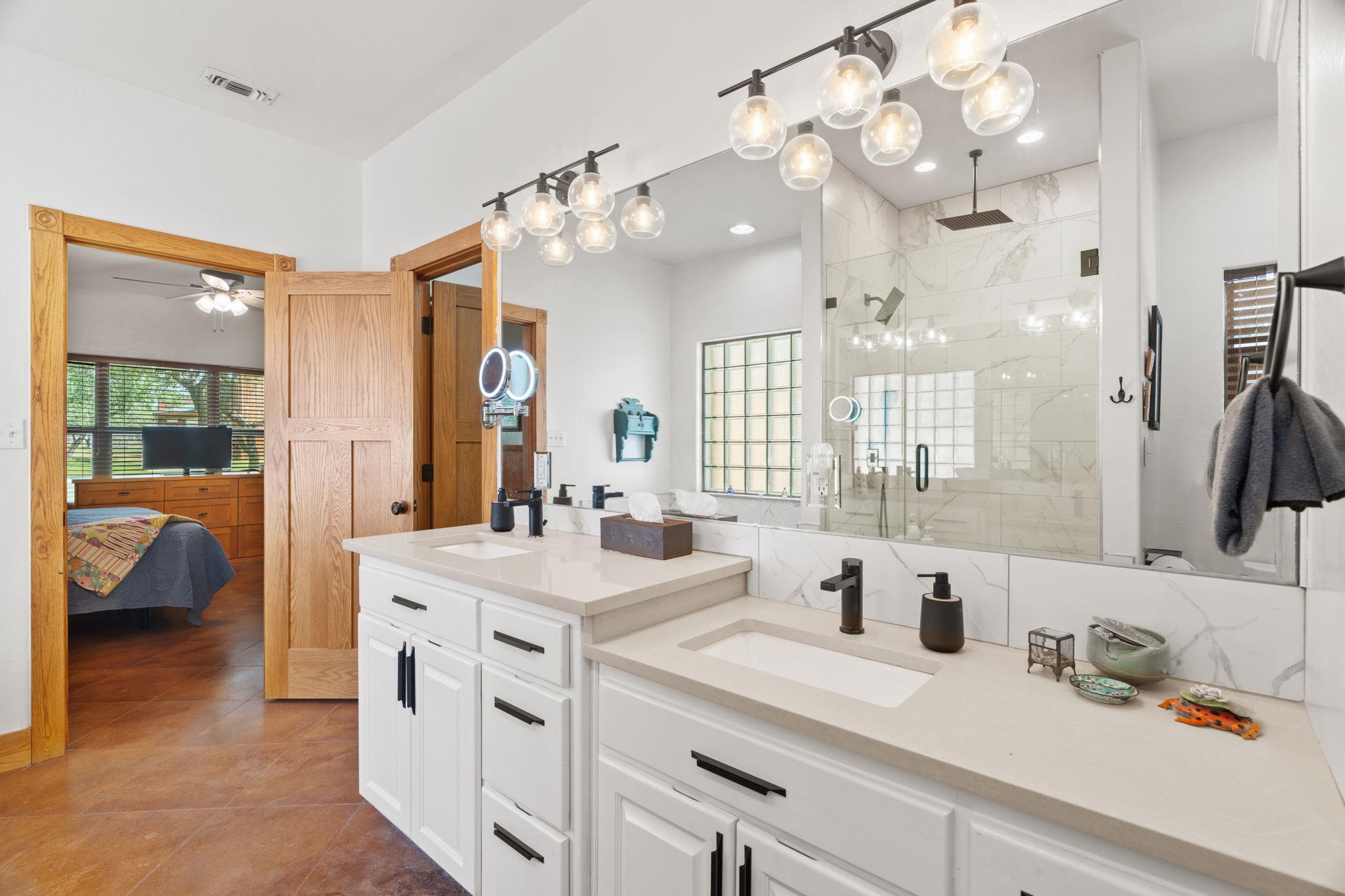 102 Camm Lary Cir, Burnet, TX 78611